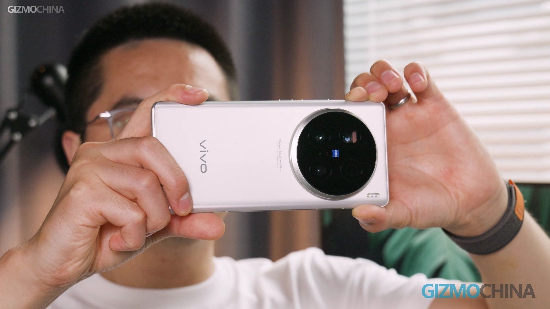 1920x1080 vivo X100 Ultra receives camera and battery life improvements with the latest OriginOS 4 update