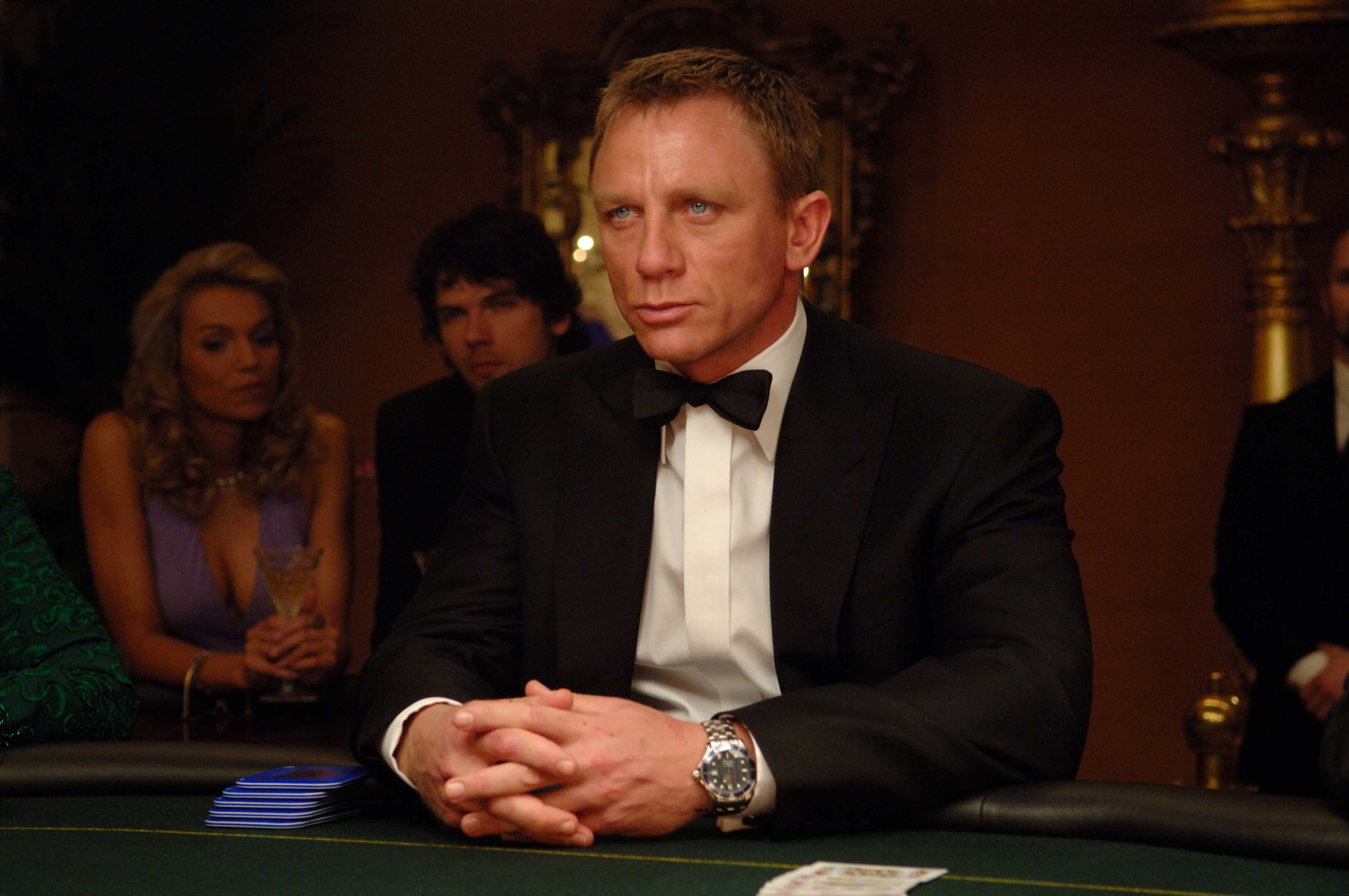 4288x2848 The Game of Poker in James Bond Films