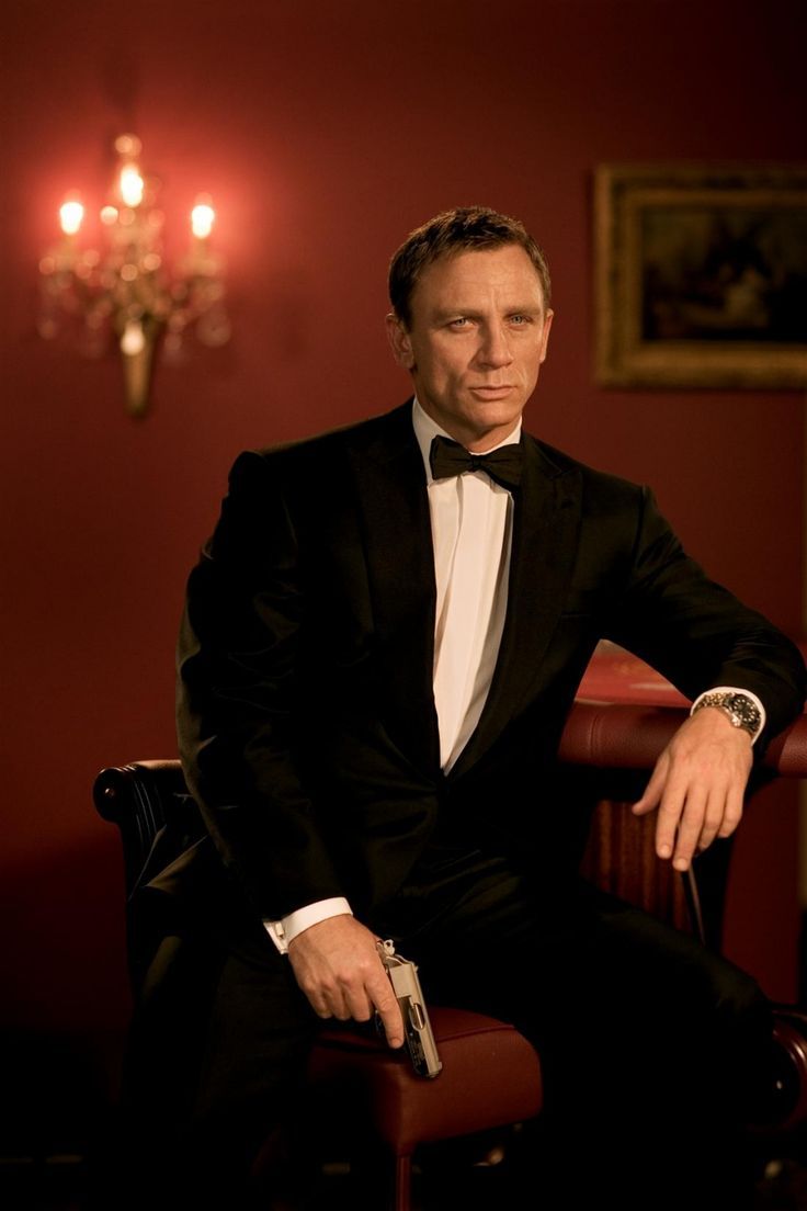 736x1104 James Bond