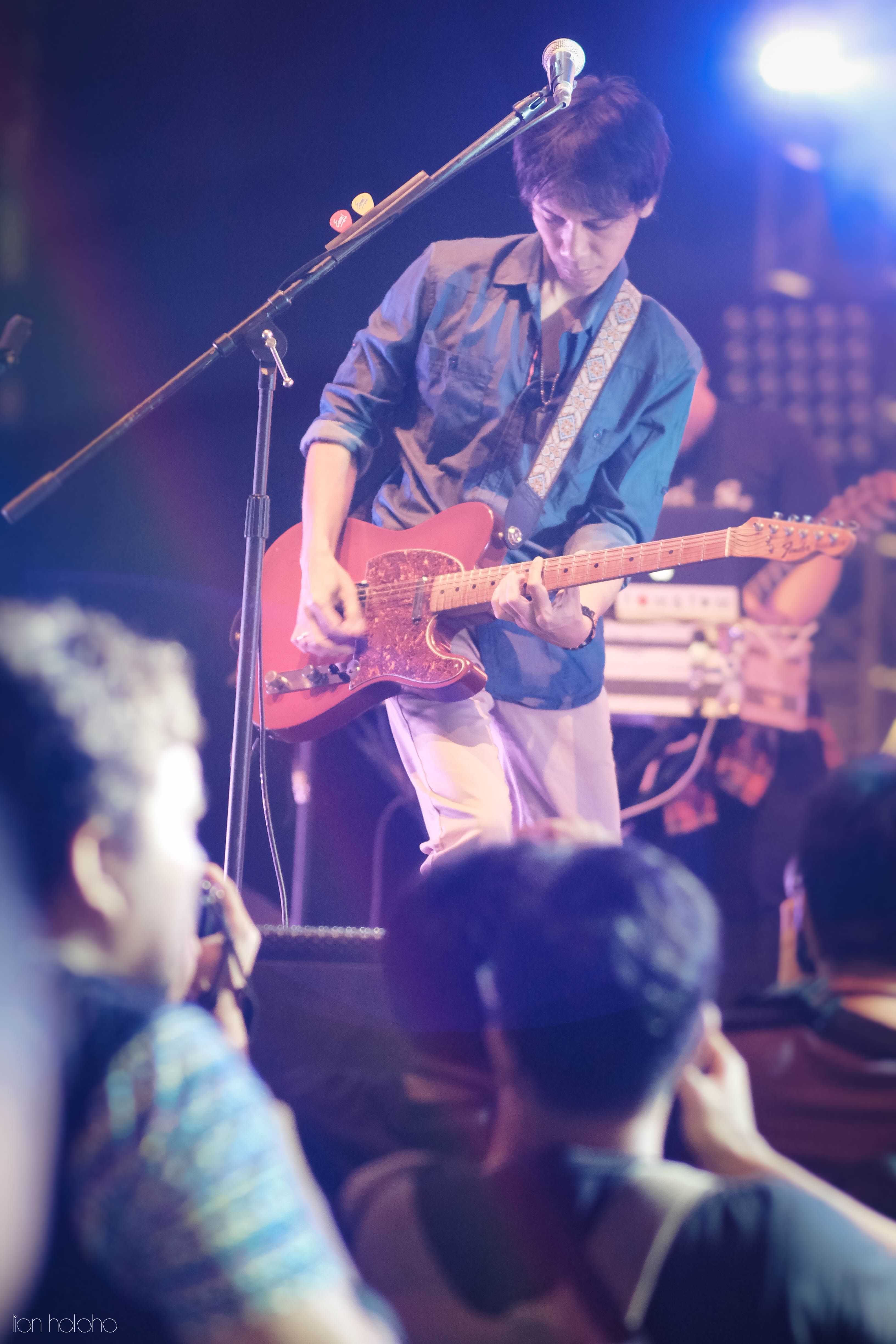 3264x4896 Photo story: Eross Candra berdansa di panggung
