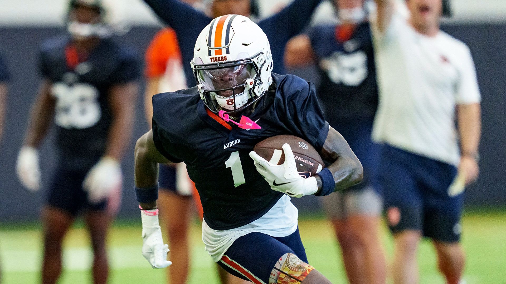 1920x1080 Auburn's Singleton, Coleman named to 2025 Biletnikoff Award watch list Tigers Athletics Website