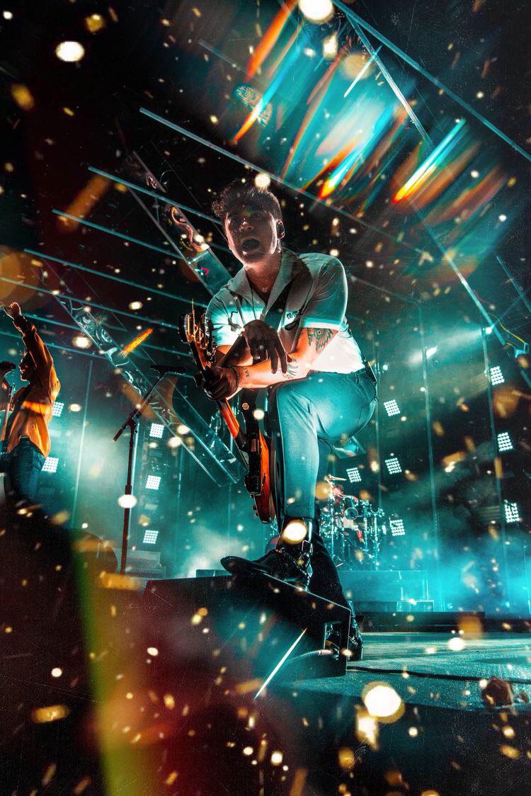 750x1124 Aesthetic Calum Hood HD Calum Hood Wallpaper Peakpx