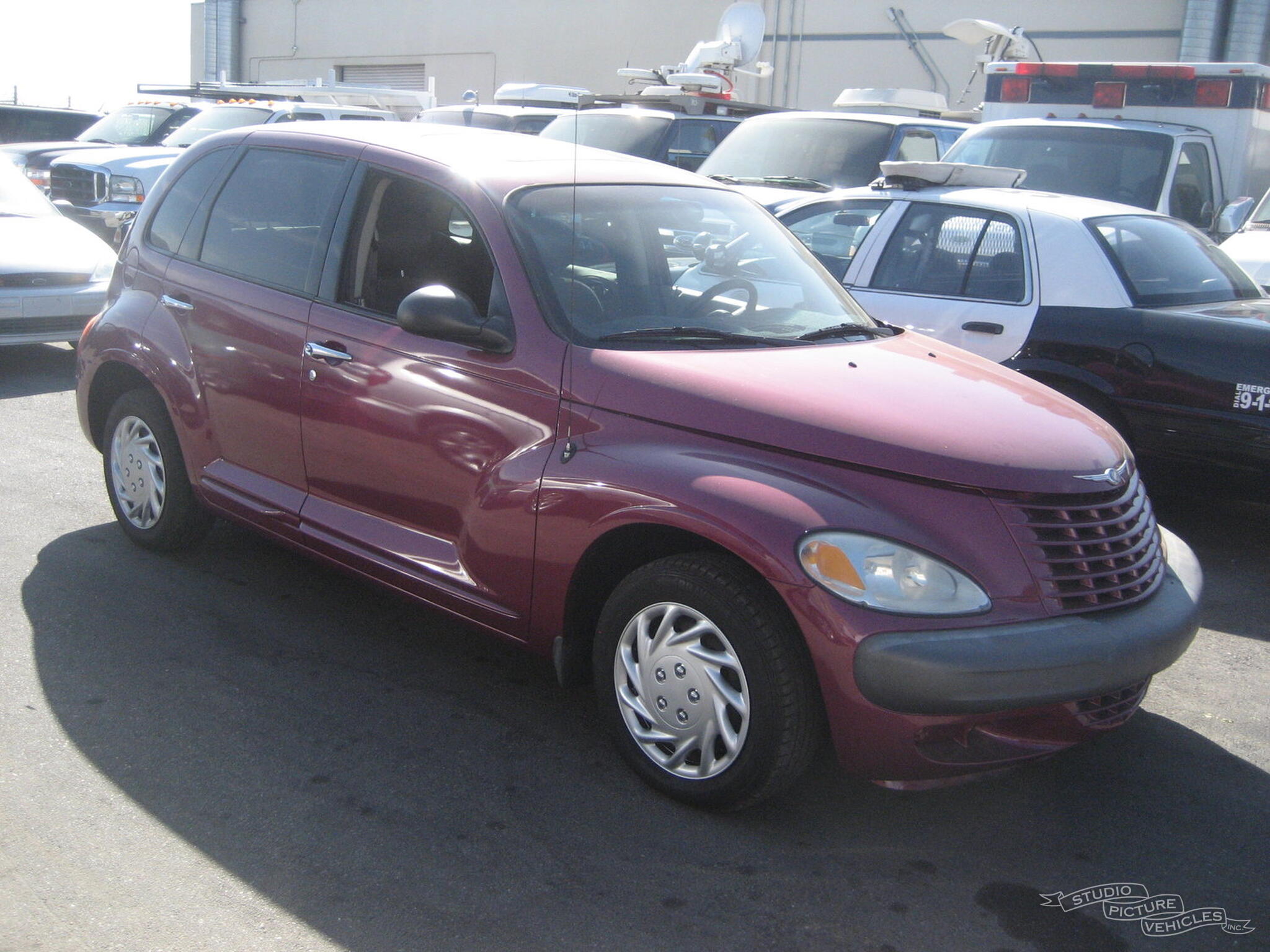 2048x1536 Chrysler PT Cruiser. Studio Picture Vehicles