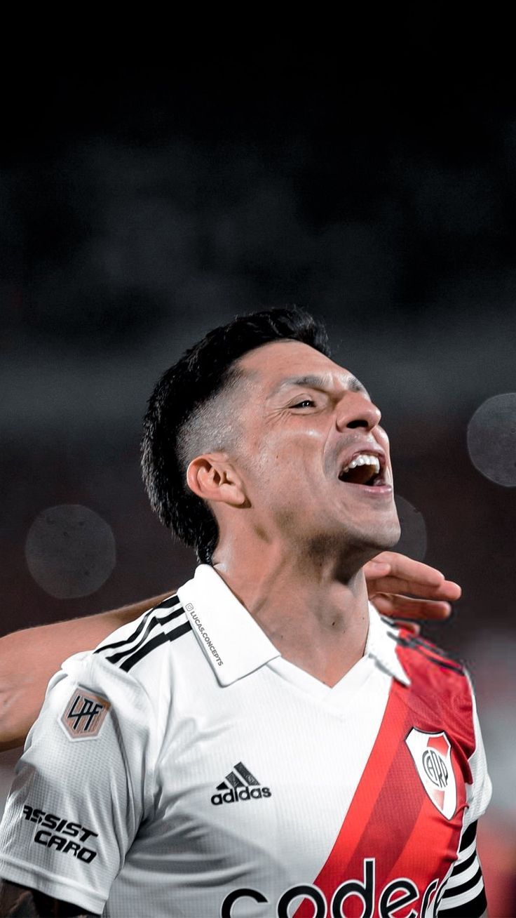 736x1308 Enzo Pérez wallpaper 4K