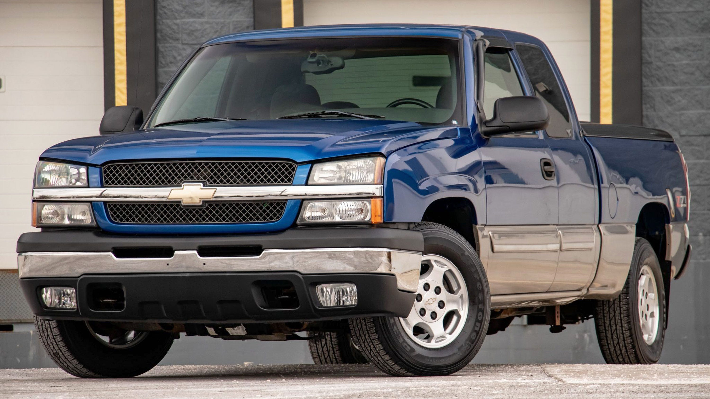 3000x1688 Cat Eye Chevy Truck: Everything You Need to Know About the 2003–06 Chevrolet Silverado