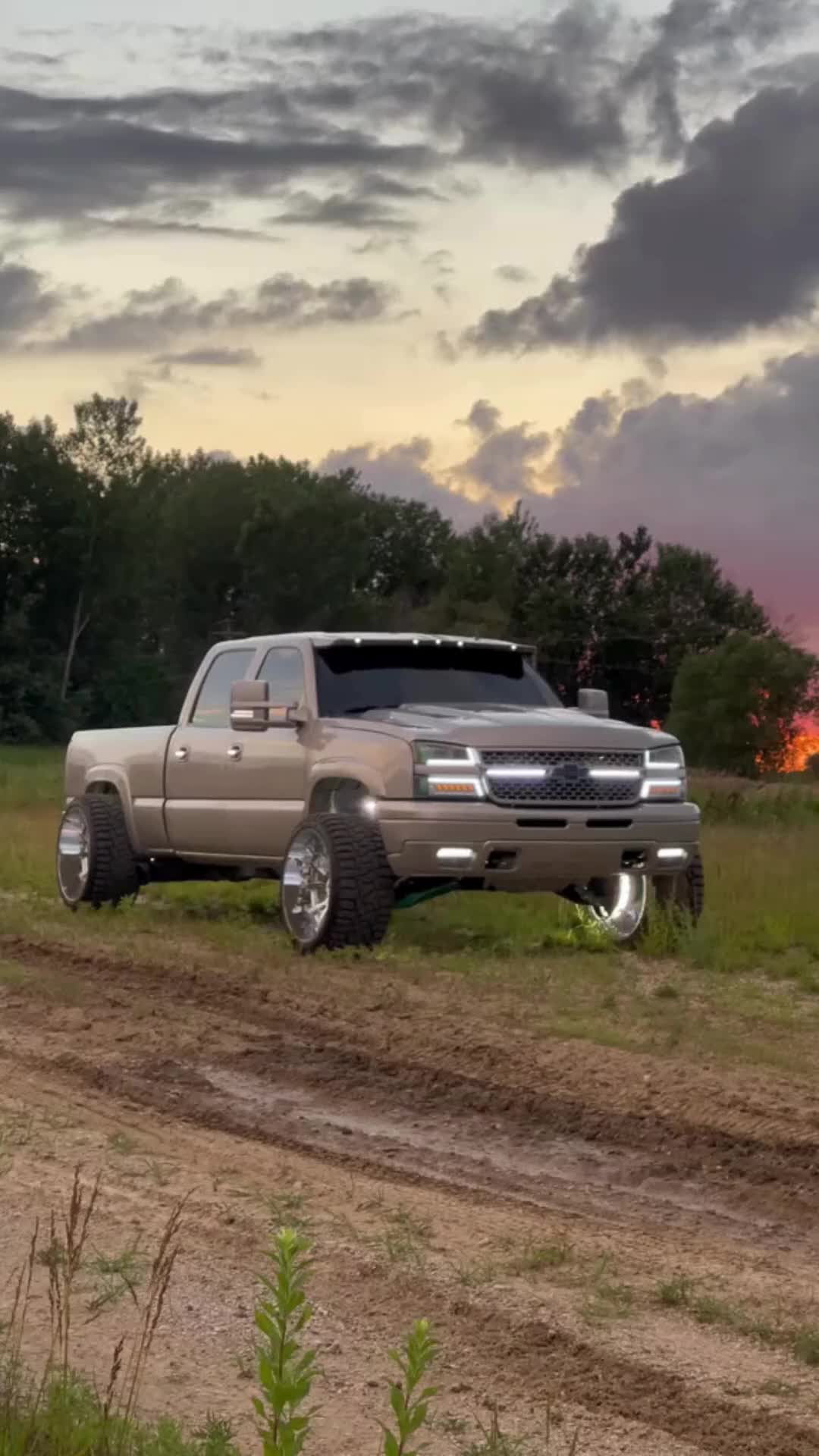 1080x1920 Cateye Trucks