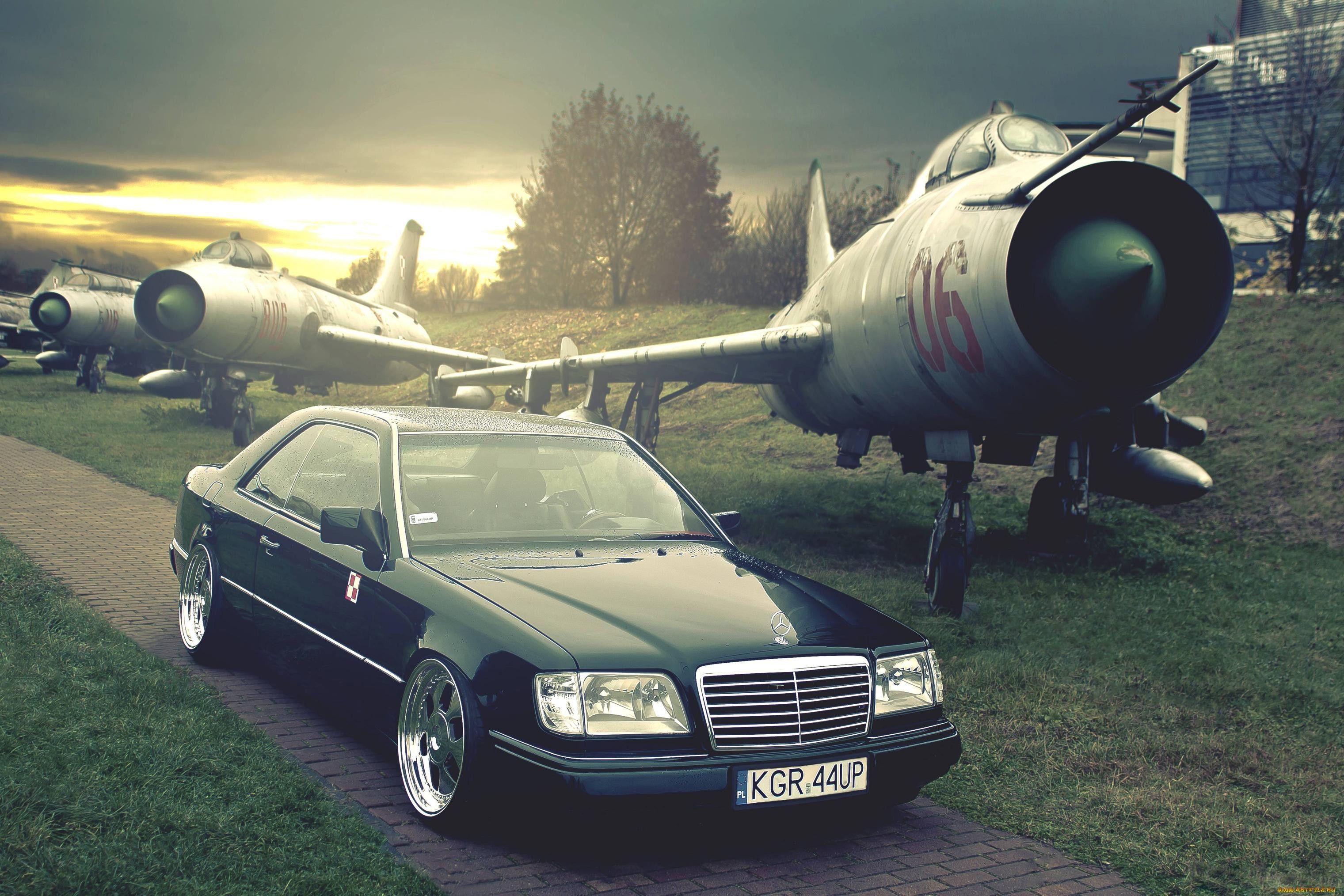 3041x2028 Mercedes Benz C124 Wallpaper