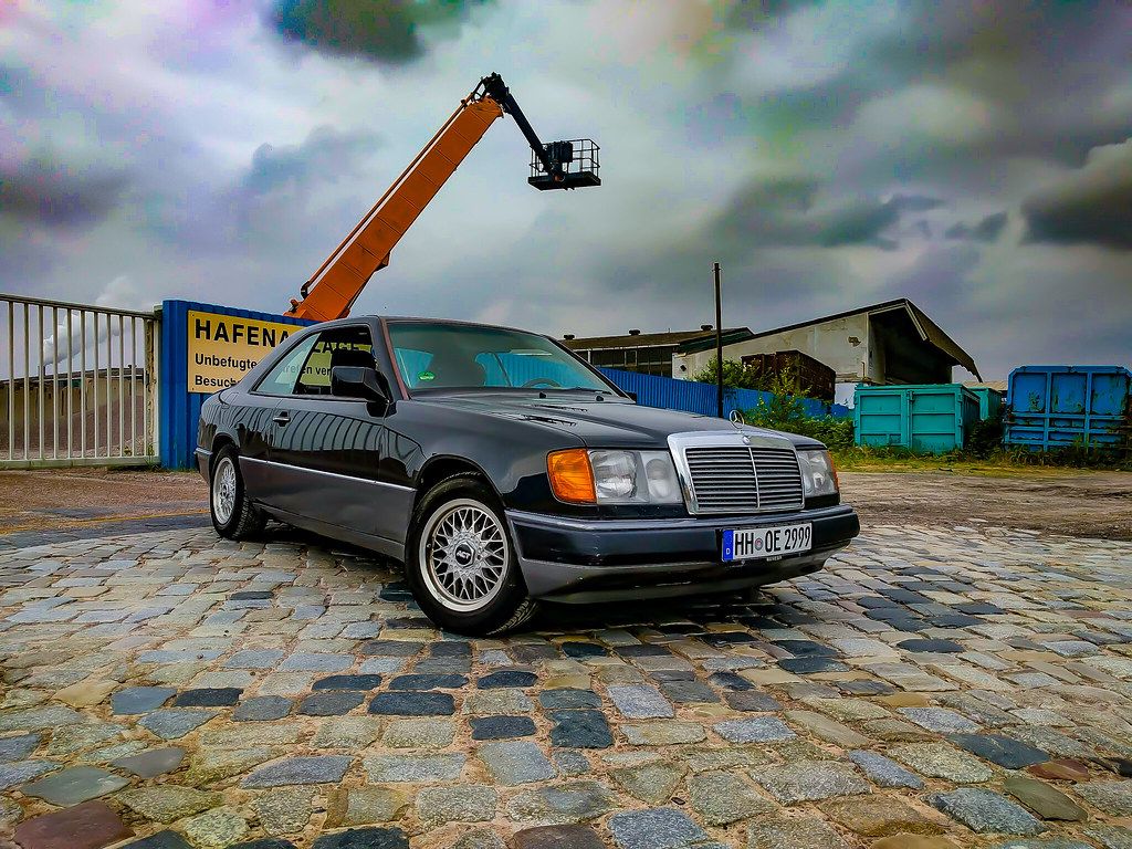 1024x768 Mercedes Benz W124 Coupé