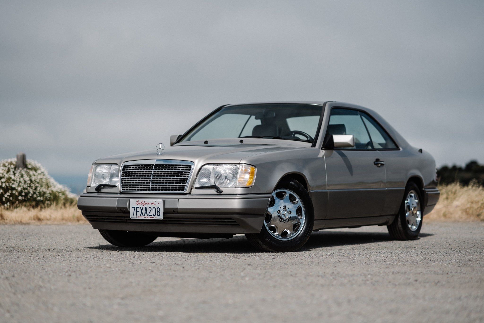 2048x1367 Free Coupe 2K wallpaper for desktop and phone