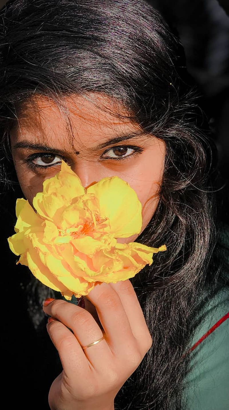 800x1430 Revathi, mallu model, flower, HD phone wallpaper