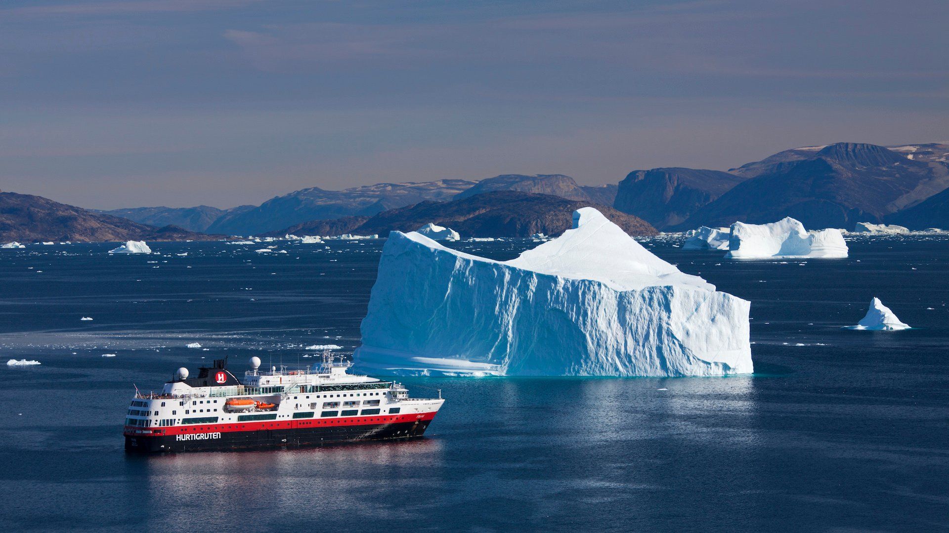 1920x1080 Hurtigruten Cruise Ships Stream Underwater Drone Footage for Passengers