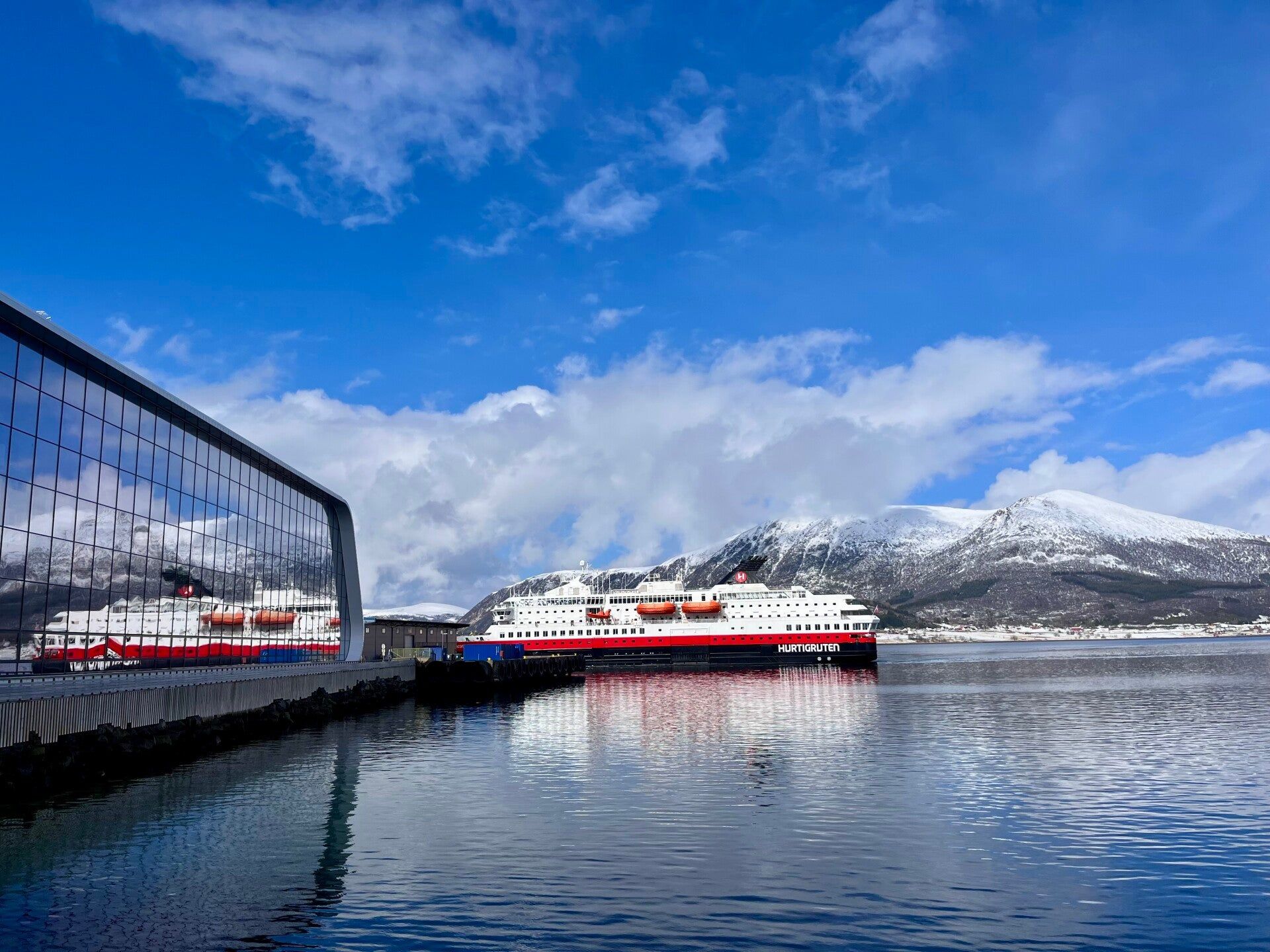 1920x1440 Hurtigruten: The Norwegian Spirit of Sea Travel / Blog