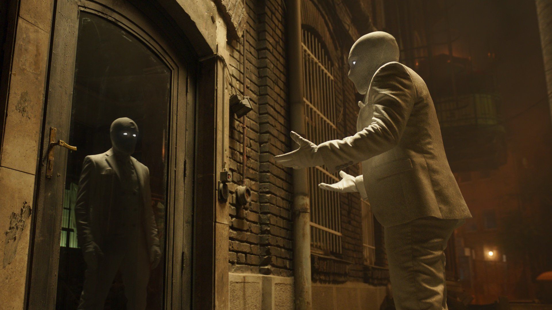 1920x1080 Moon Knight HD Wallpaper: Striking TV Show Scene in Bold Contrastx1080