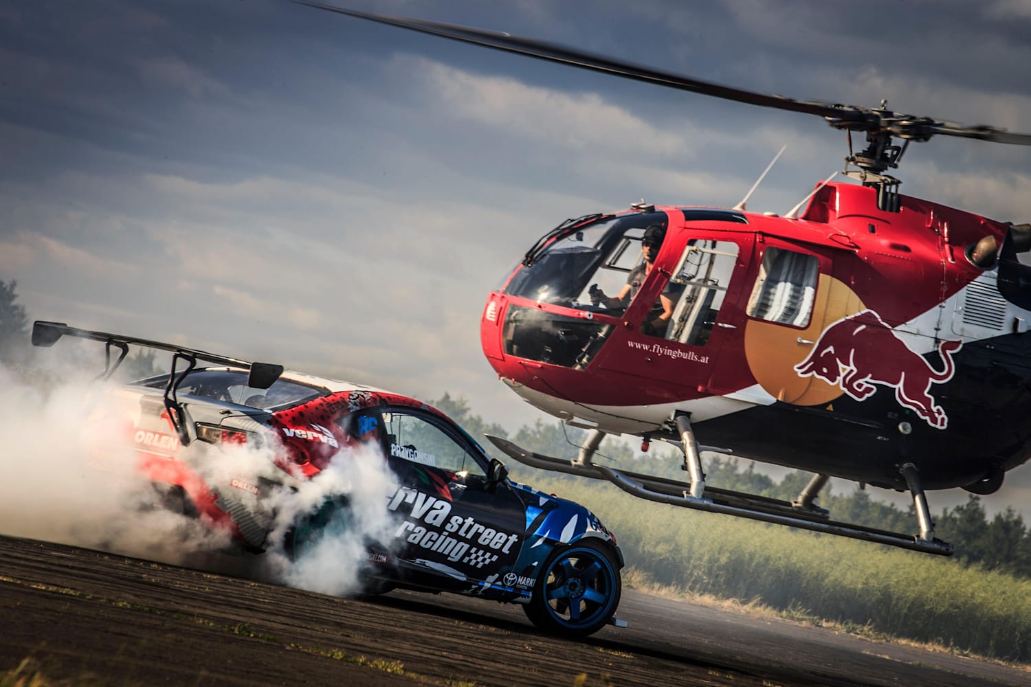 1500x1000 Heli Drift with Baumgartner and Przygoński