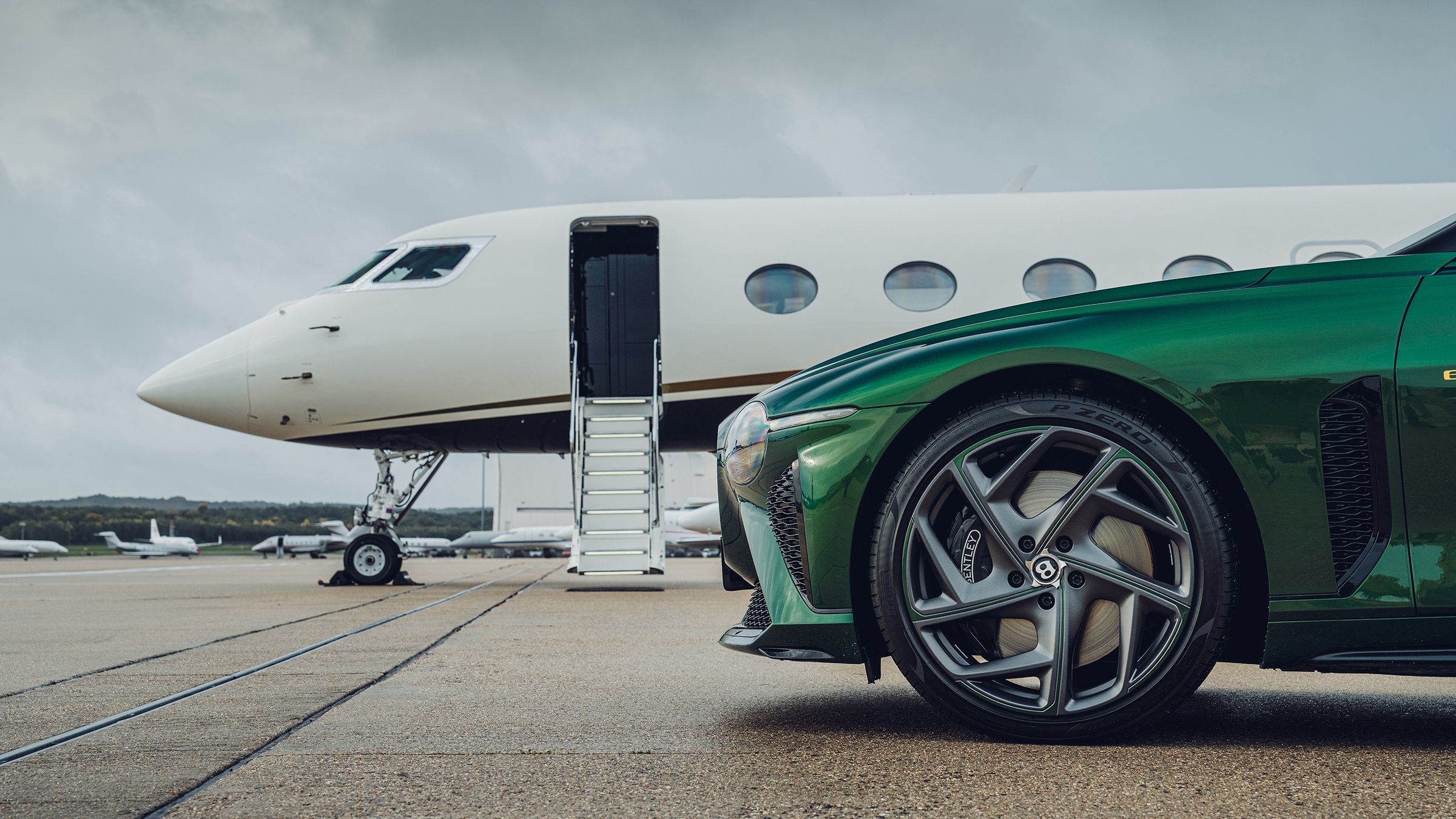 2400x1350 Flexjet calls on Bentley for jet and helicopter interiors. Wallpaper*