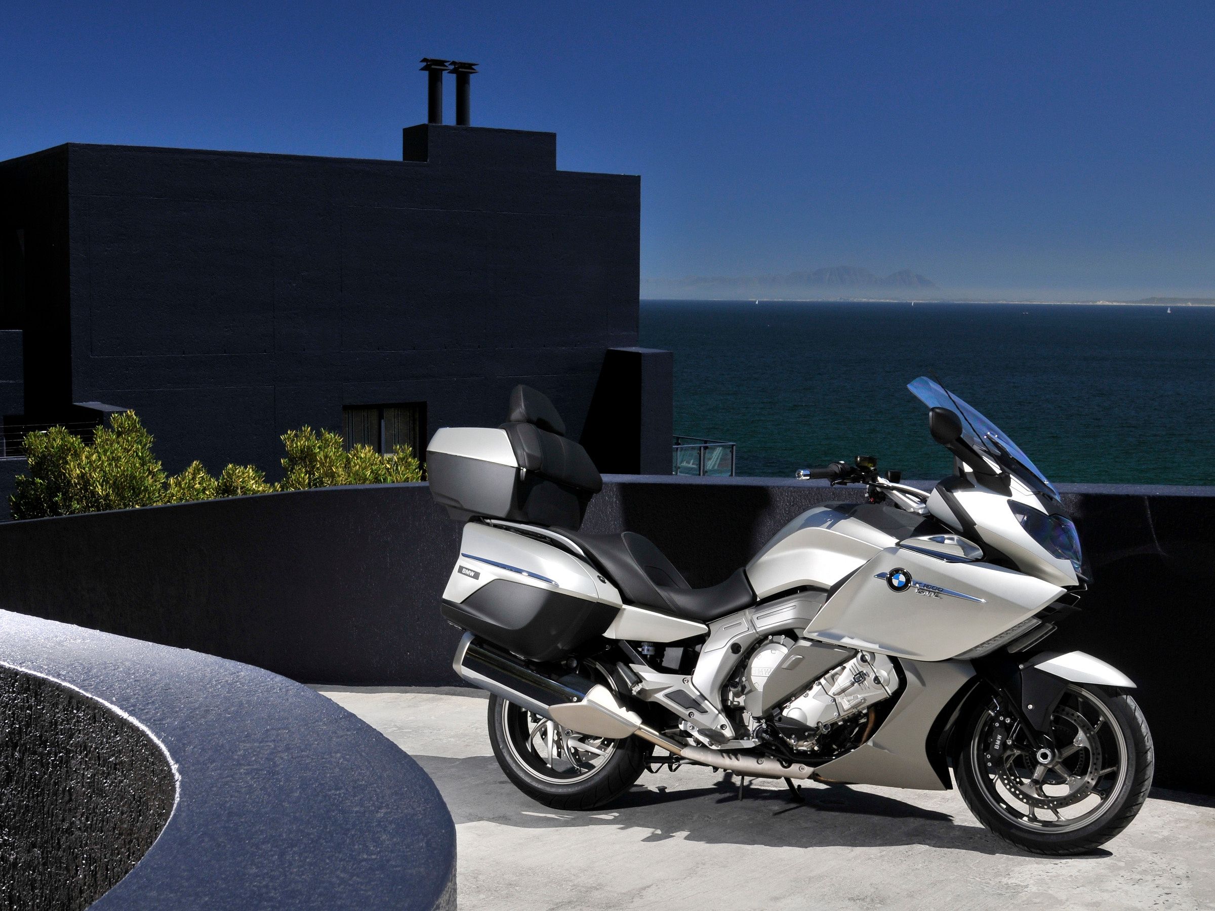2400x1800 BMW K 1600 GTL Wallpaper