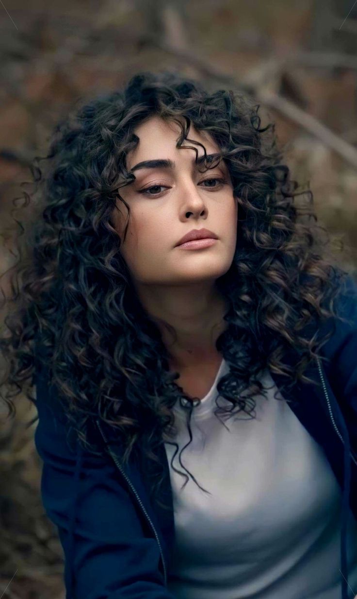 736x1233 Persian hairstyles female. Persian curly hair, Esra bilgic wallpaper, Turkish beauty