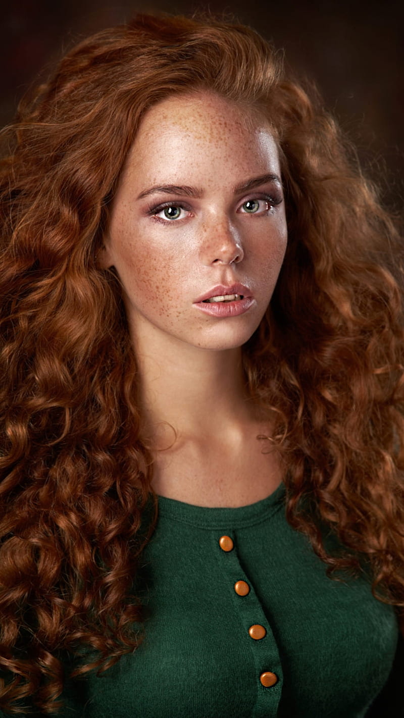 800x1422 Red hair, bonito, beauty, curly, face, girl, green dress, green eyes, portrait, HD phone wallpaper