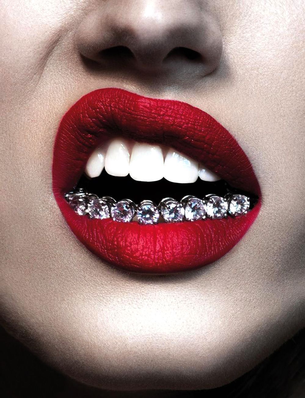 999x1304 Diamond Teeth Wallpaper
