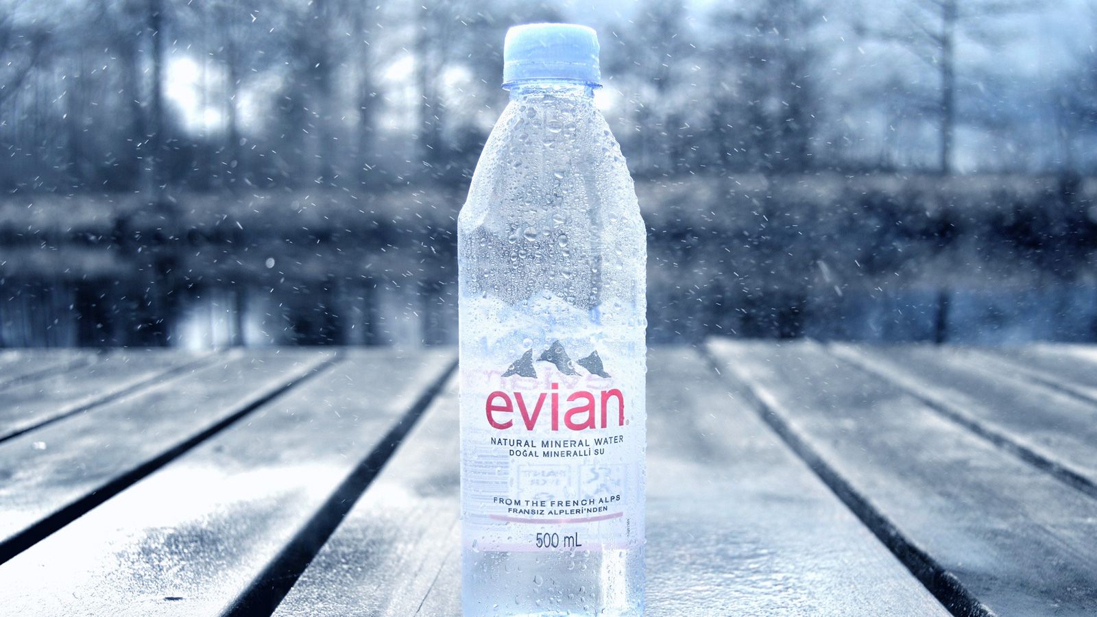 1600x900 Evian Wallpaper