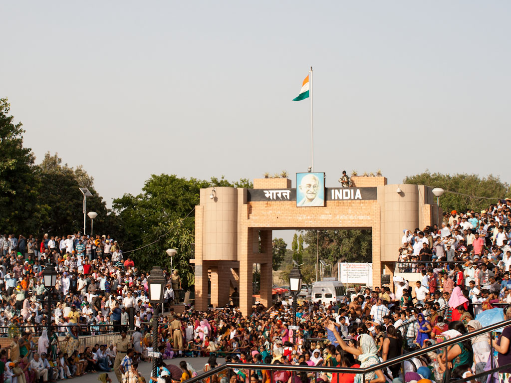 1024x768 Wagah Border Ceremony, Indian Pakistan Border And Travis