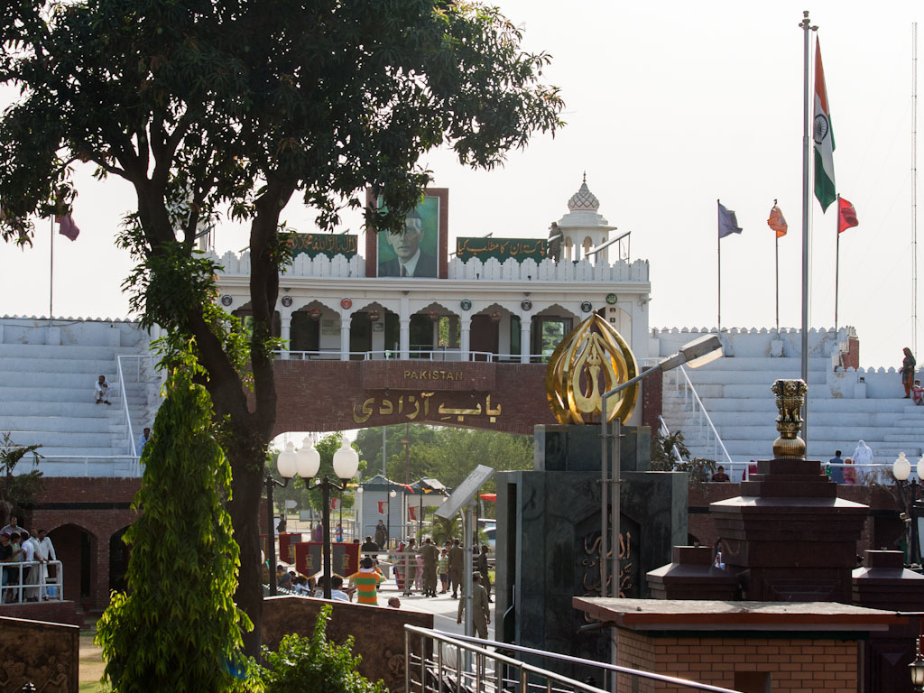 1024x768 Wagah Border Ceremony, Indian Pakistan Border And Travis