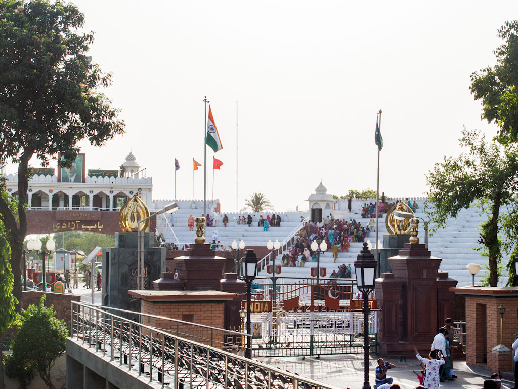 1024x768 Wagah Border Ceremony, Indian Pakistan Border And Travis