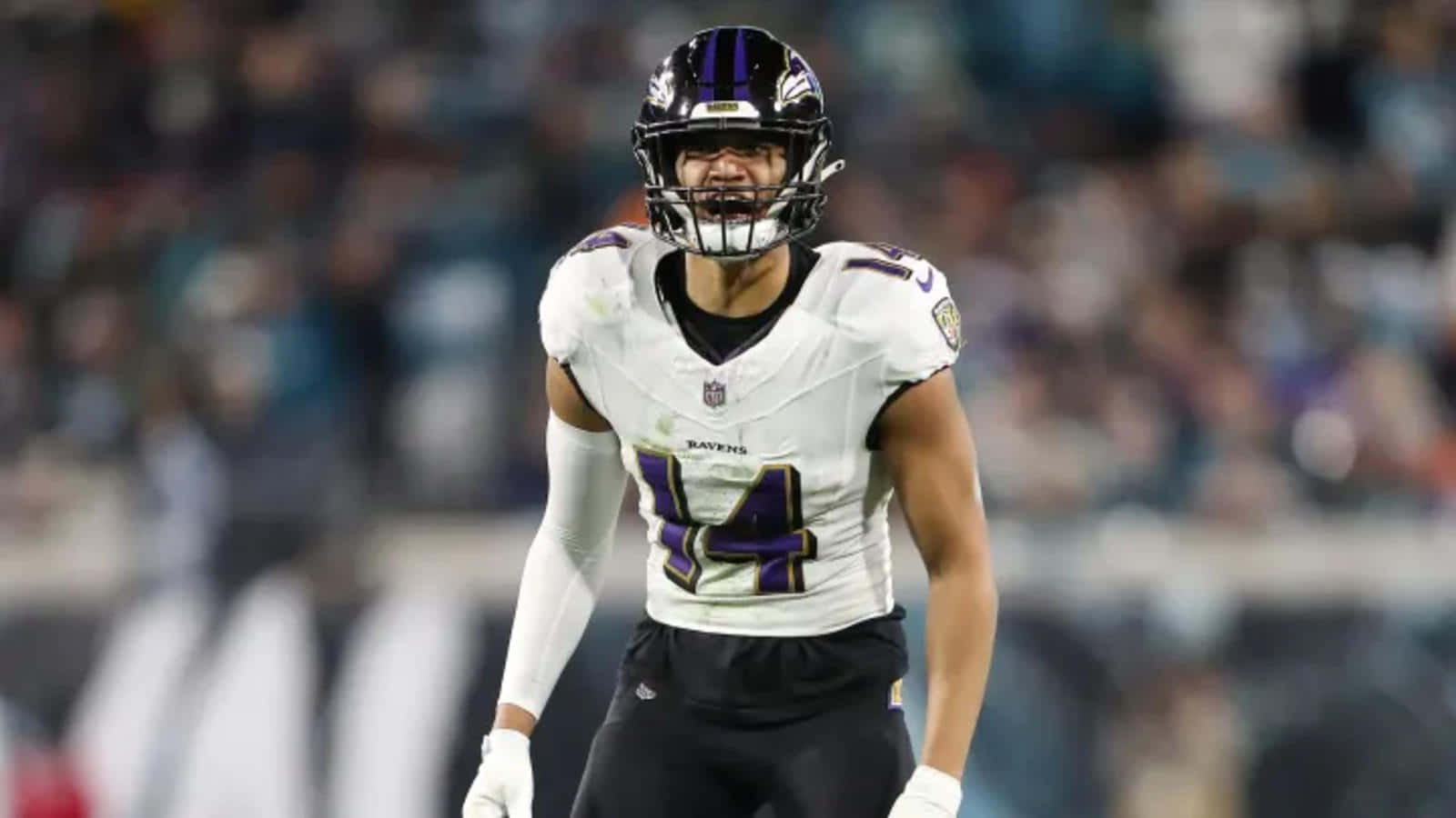 1600x900 Download Kyle Hamilton Baltimore Ravens On Field Wallpaper
