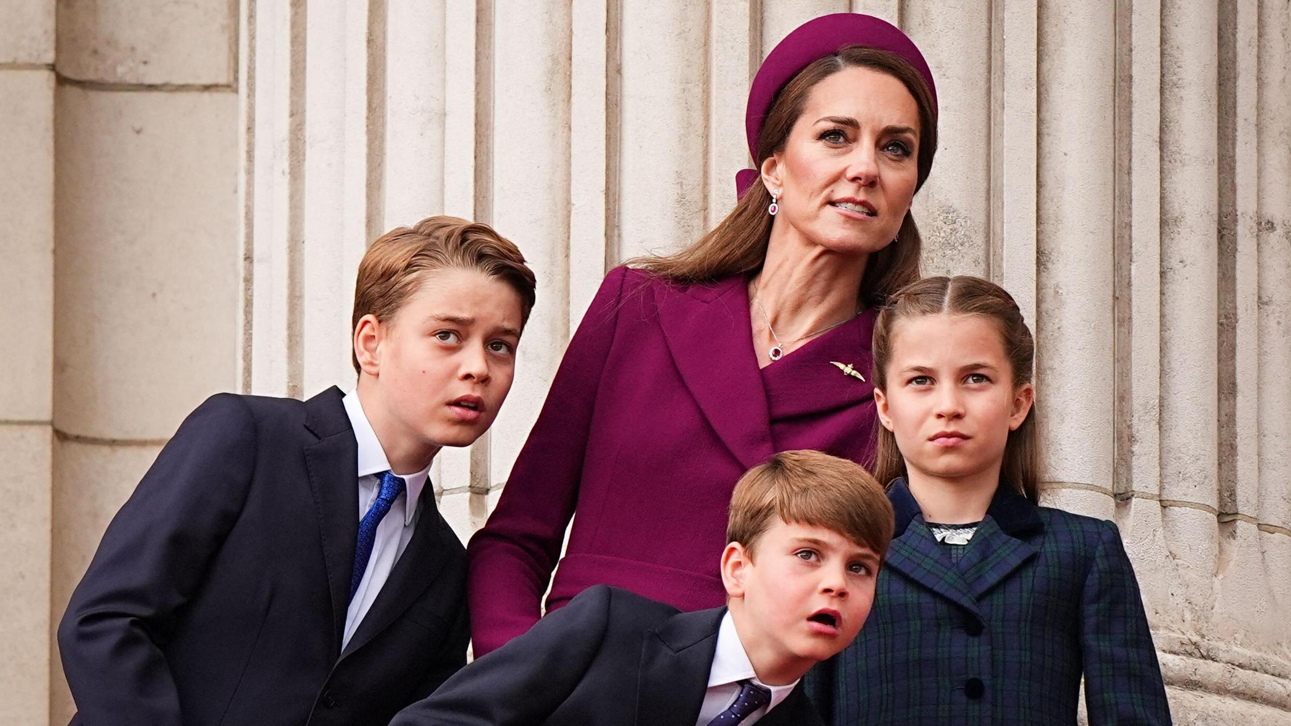 2560x1440 Prince George enjoys coastal fun in new video as he becomes a teenager