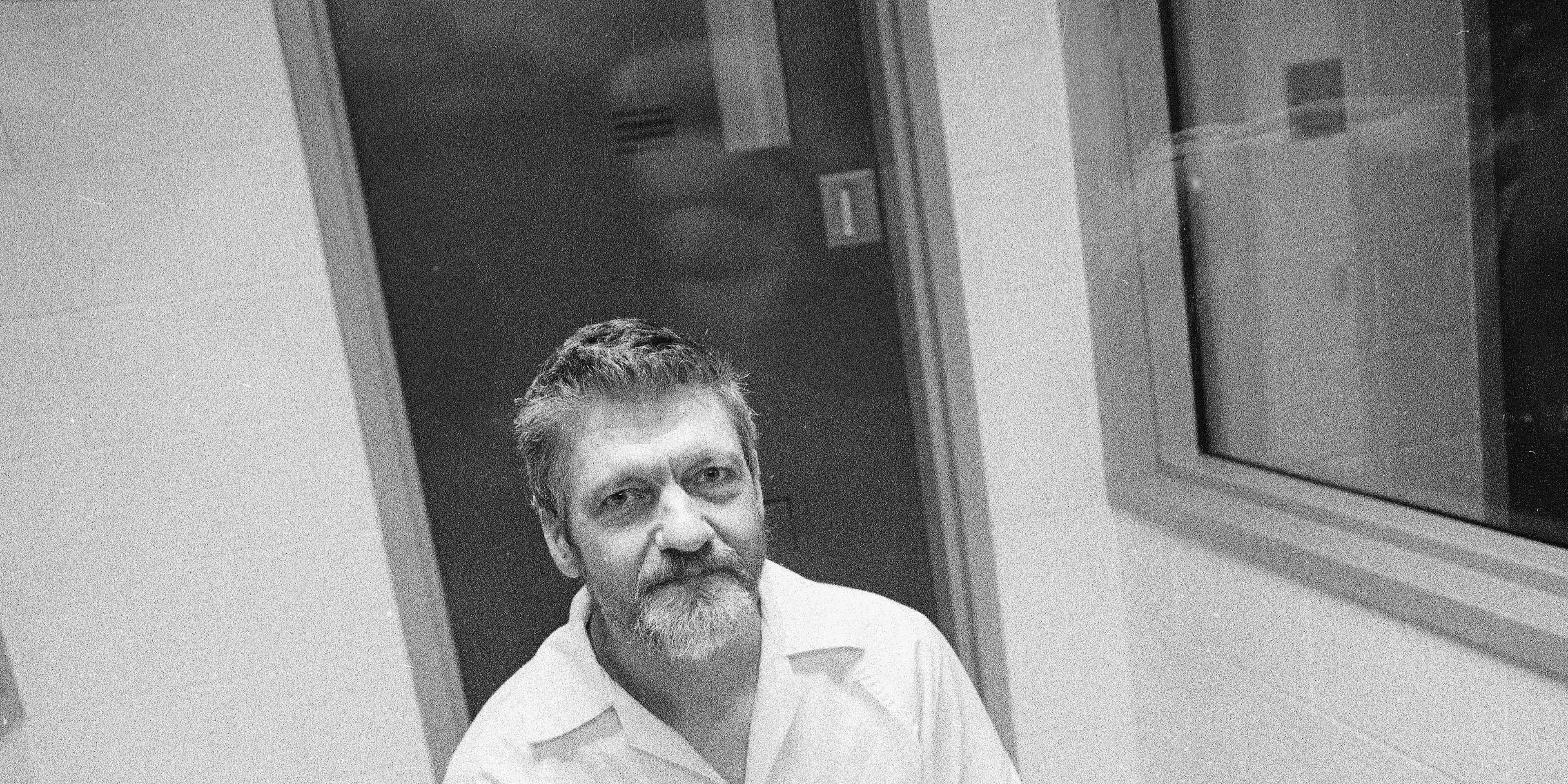 3840x1920 Ted Kaczynski pleads guilty to bombings. January 1998