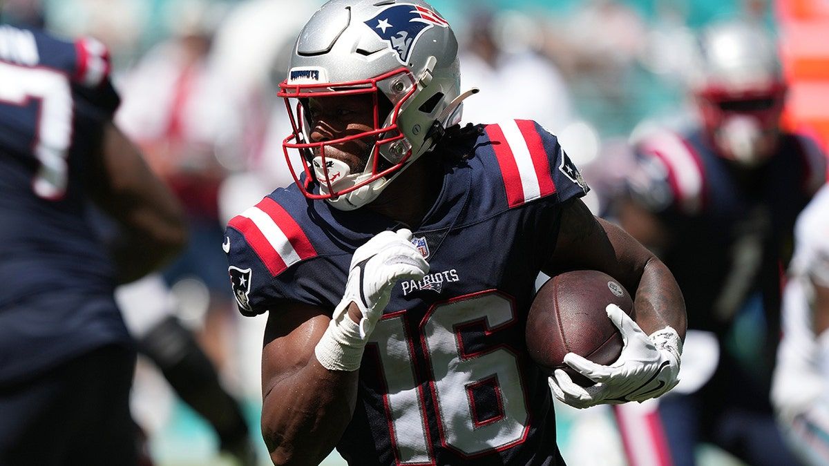 1200x675 Patriots' Jakobi Meyers questions team's offensive game plan: report