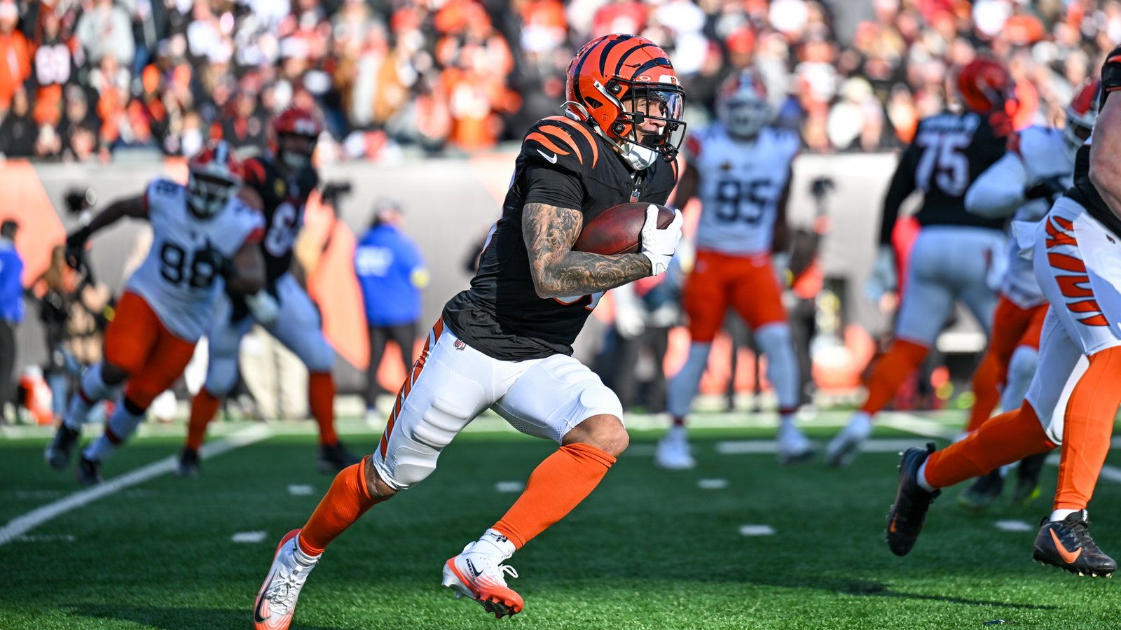1600x900 Cincinnati Bengals RB Chase Brown Breaks Rueben Mayes' Single Season Canadian NFL Yards From Scrimmage Record
