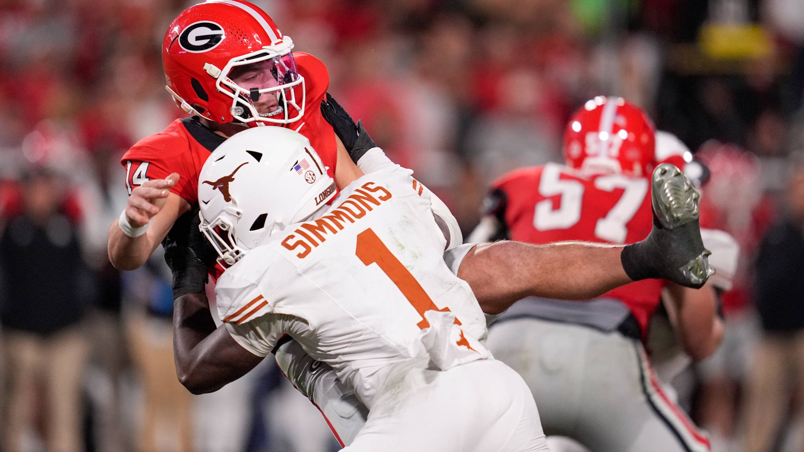 2560x1440 Colin Simmons, Dylan Stewart Make Life Miserable for Opposing QBs
