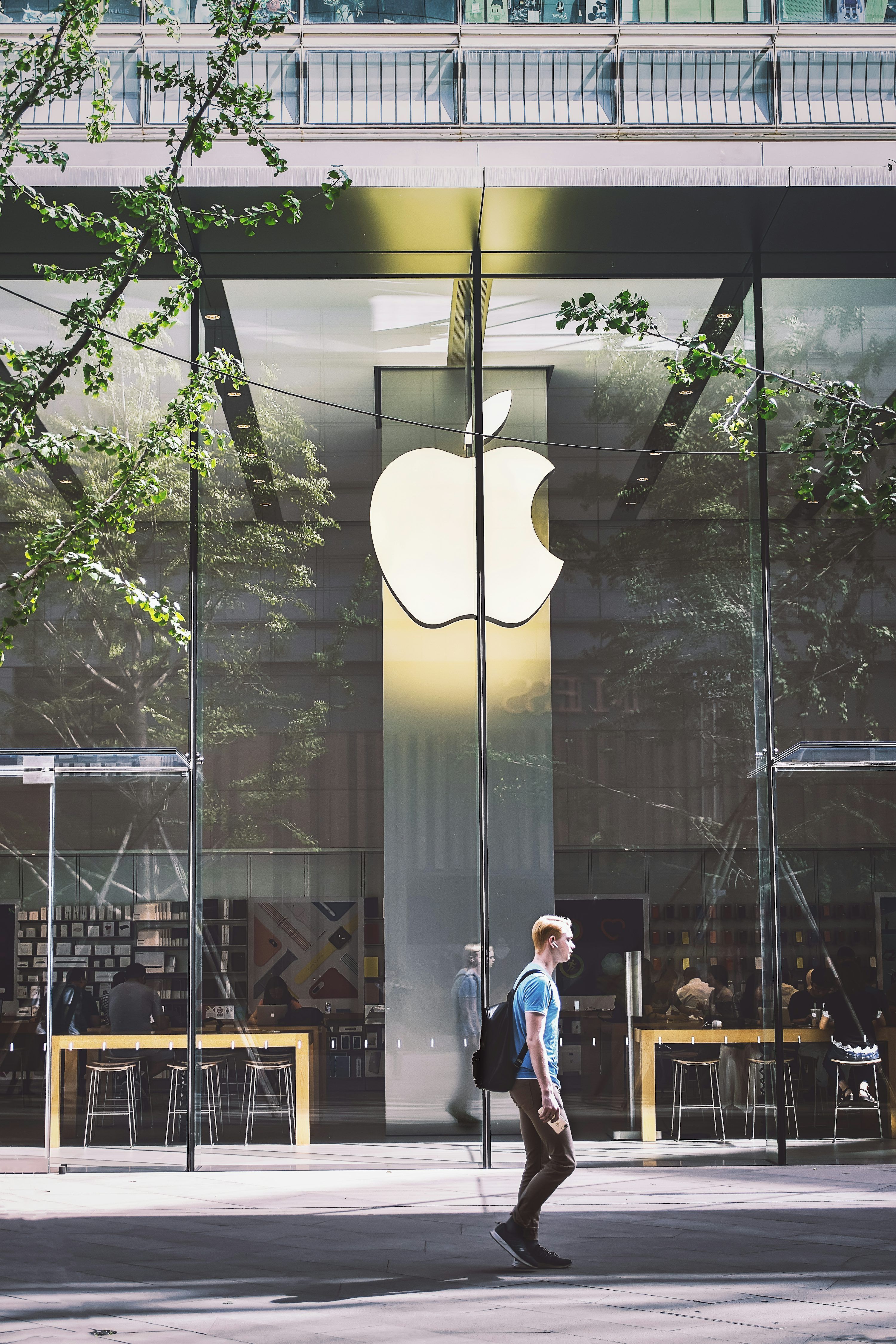 3000x4500 Apple Center