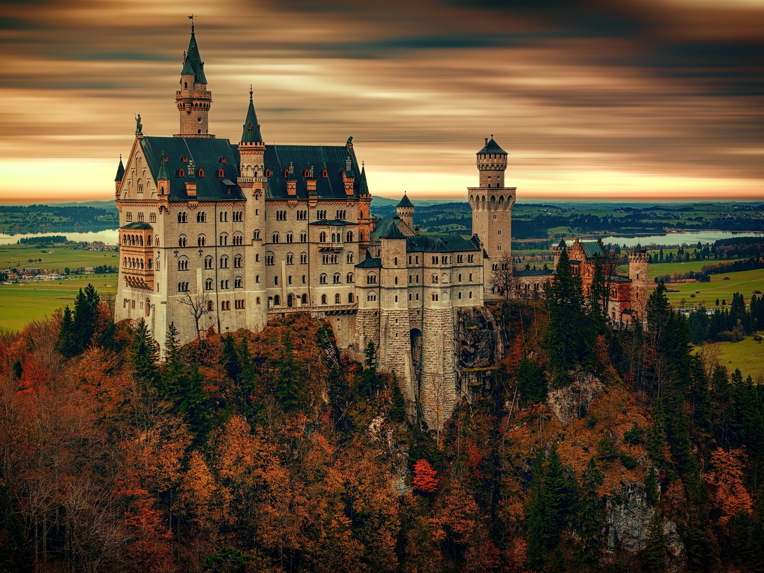 2560x1920 Wallpaper Castle, trees, autumn, village, Germany 5120x2880 UHD 5K Picture, Image
