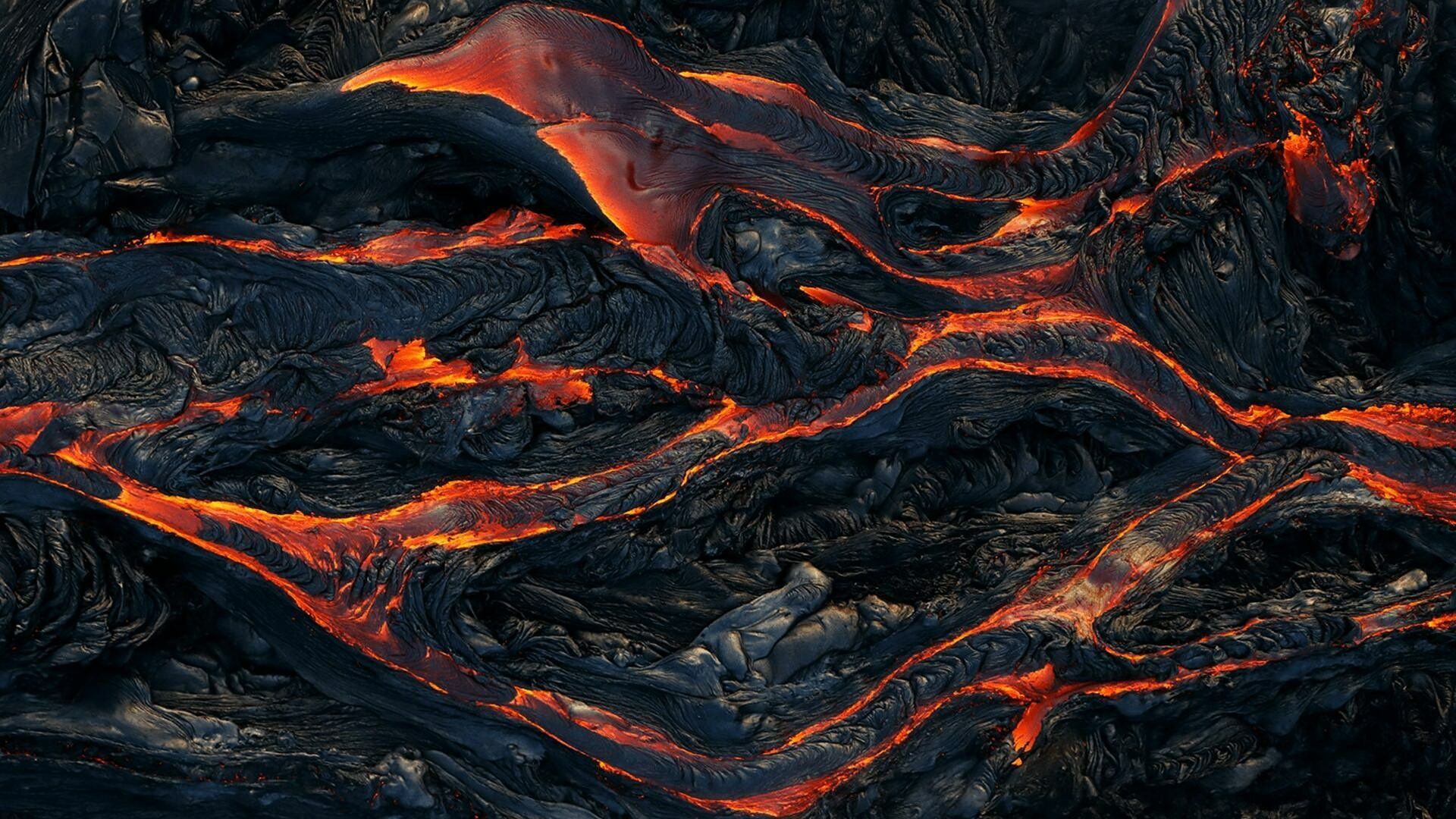 1920x1080 Molten Majesty: HD Lava Flow Wallpaper of Volcanic Naturex1080