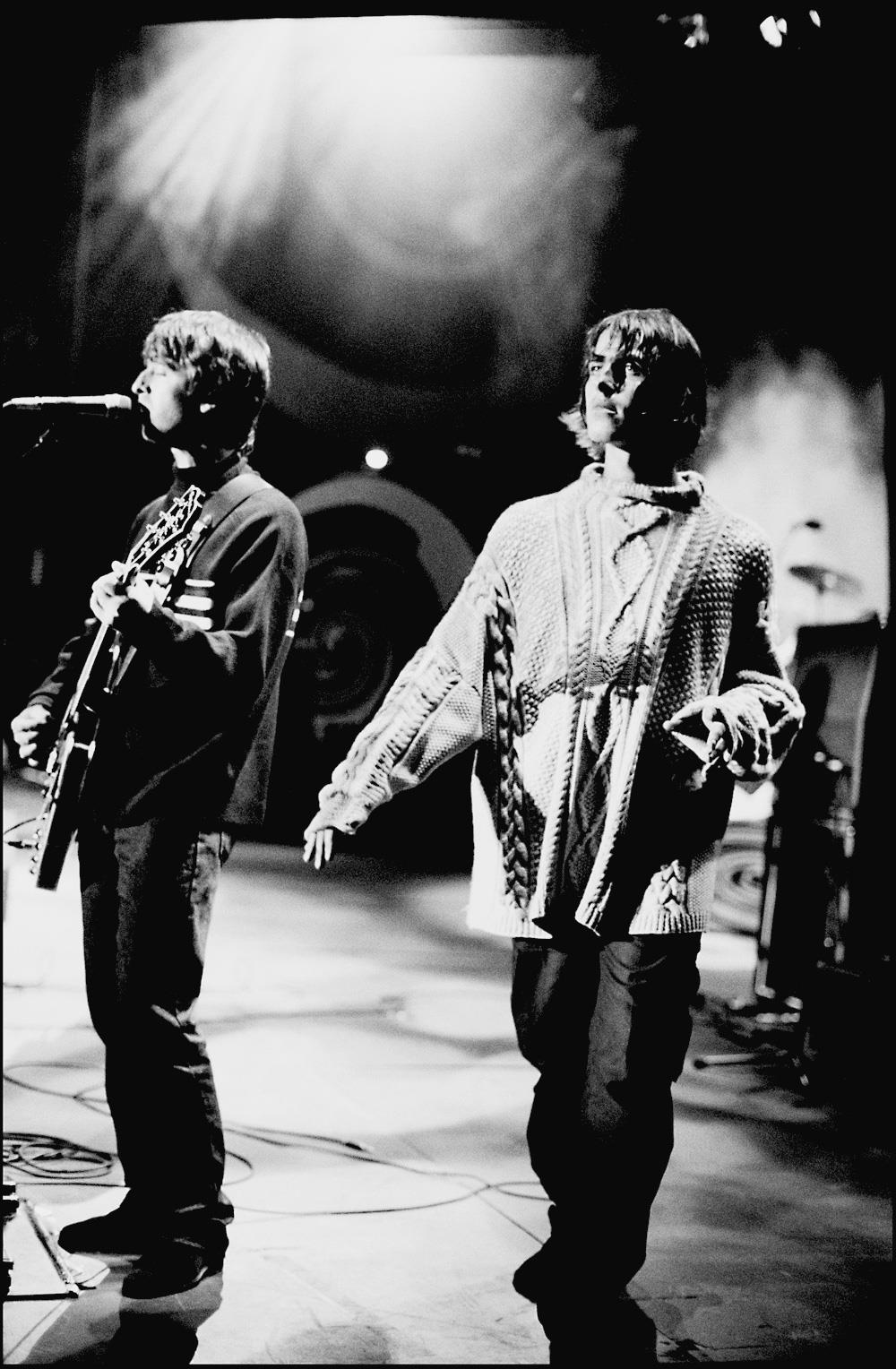 1000x1528 Oasis Knebworth 1996. Jill Furmanovsky Photography Collection