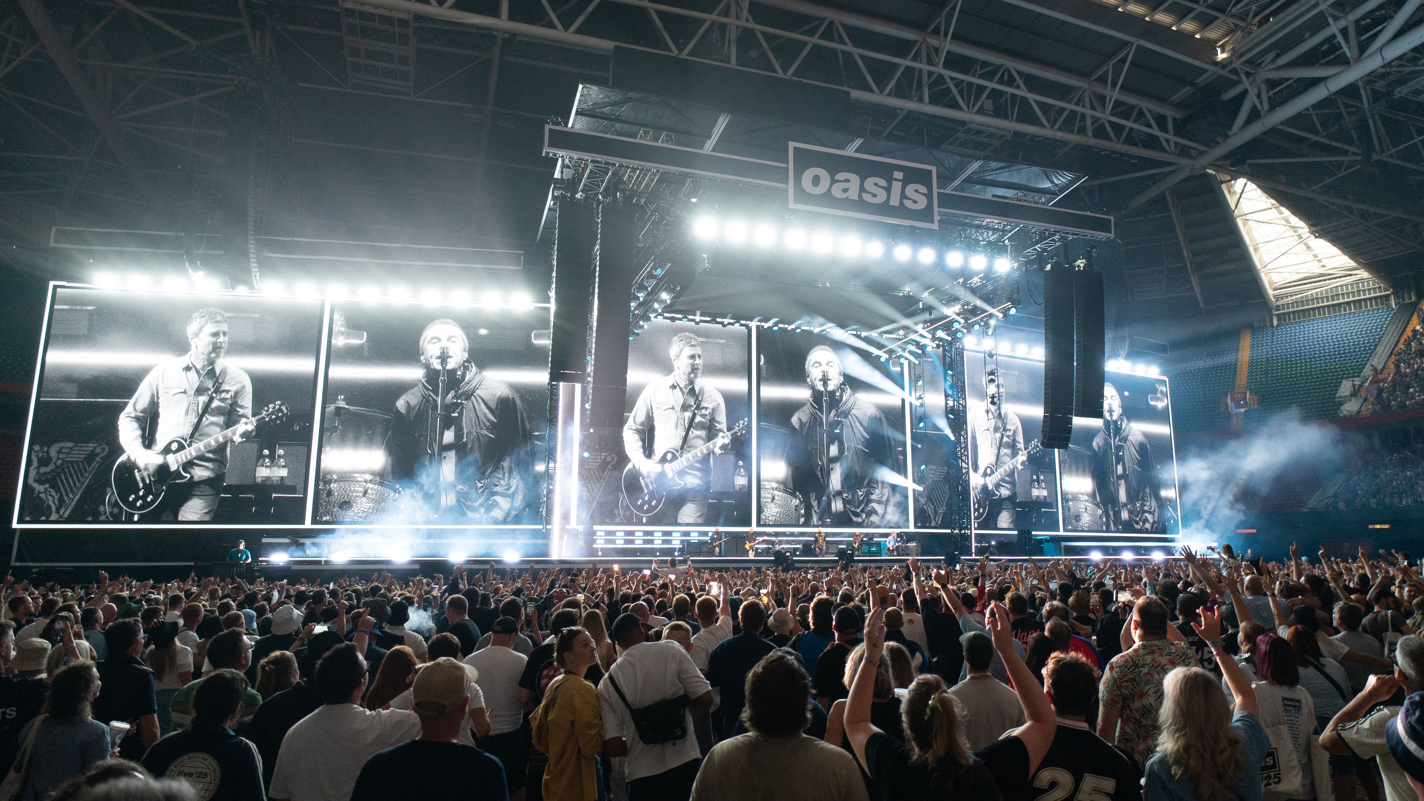 4768x2682 Oasis Live '25 Review: A Gallagher Reunion and a Great British Fantasy