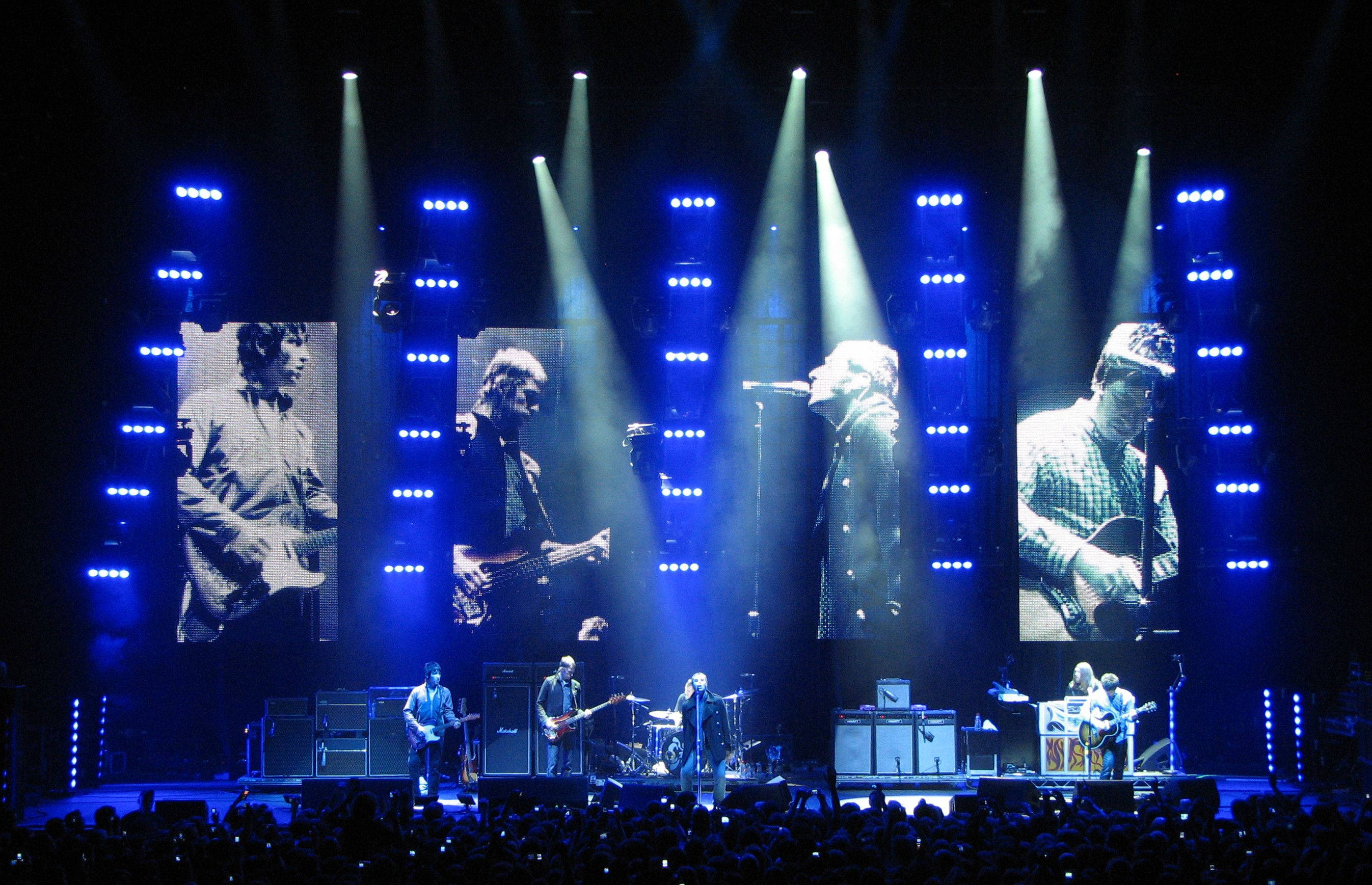 2693x1737 Download Oasis Band Concert Stage Wallpaper