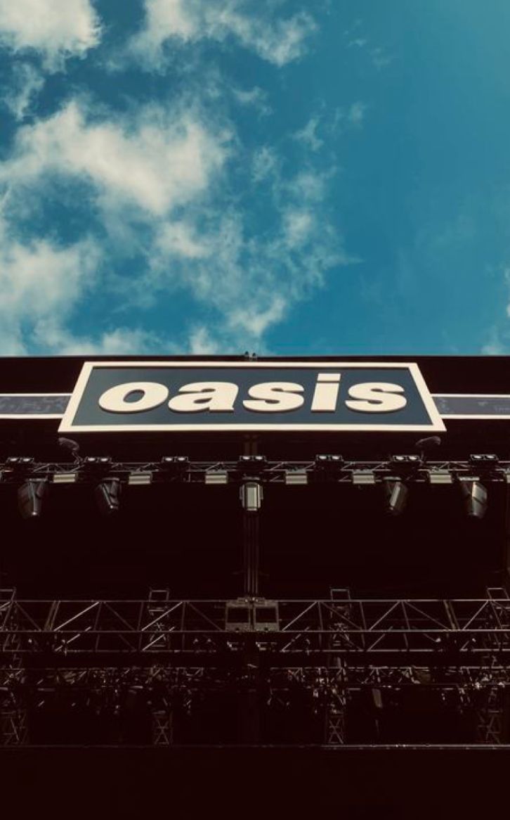 726x1166 Oasis wallpaper