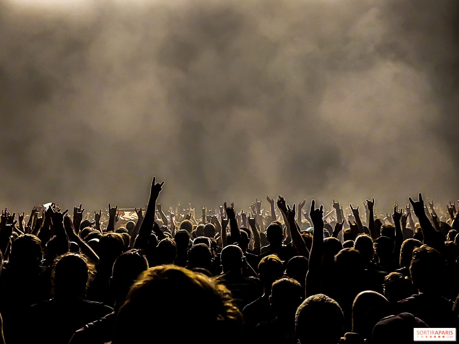 1600x1200 Oasis: Mysterious videos seem to signal a European tour in 2027