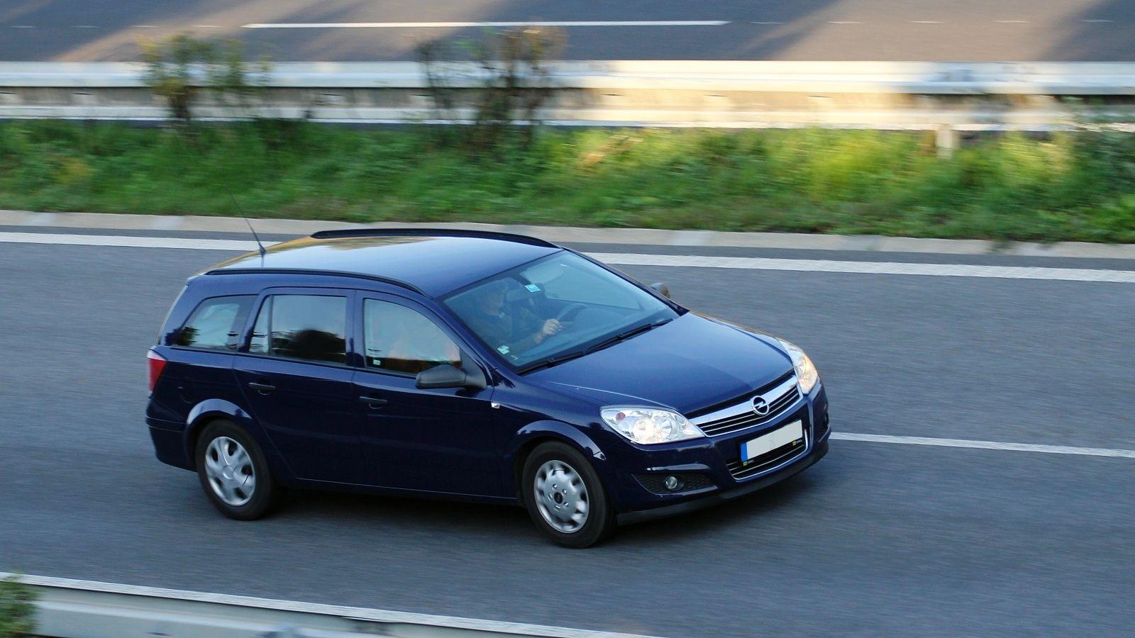 1600x900 Dark Opel Astra H