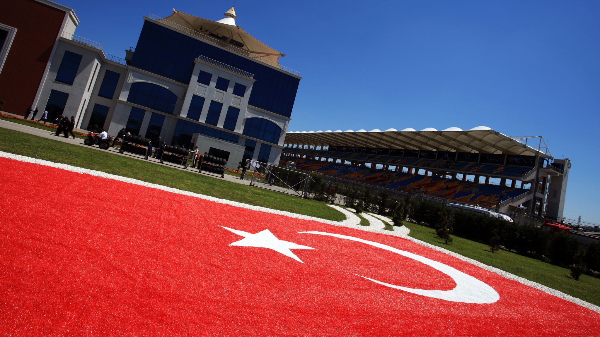 2048x1152 Turkey F1 Track & Grandstand Guide. Istanbul Park Circuit