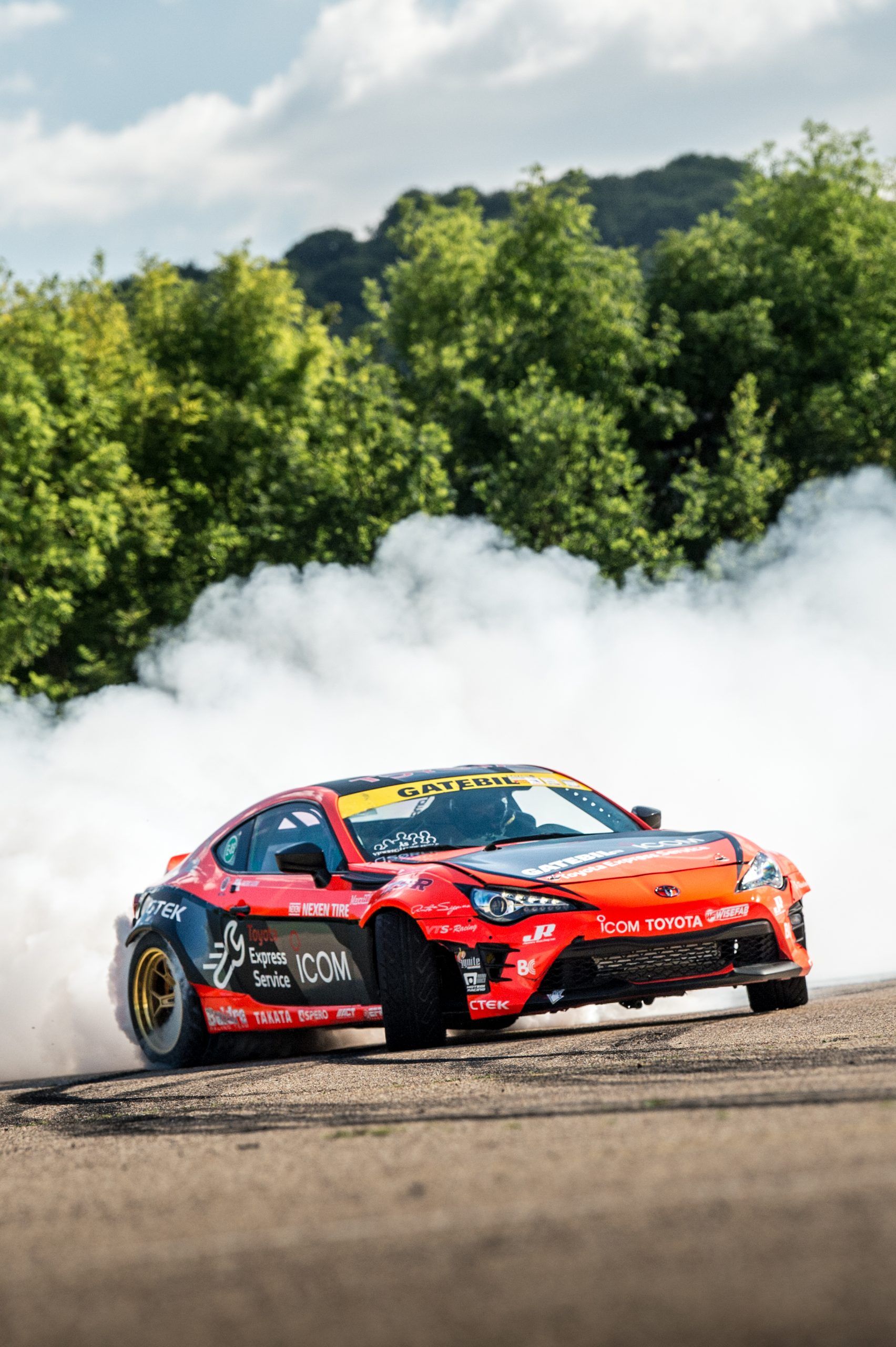1704x2560 Toyota GT86 Breaks the Final Frontier with Donuts from Space Media Site