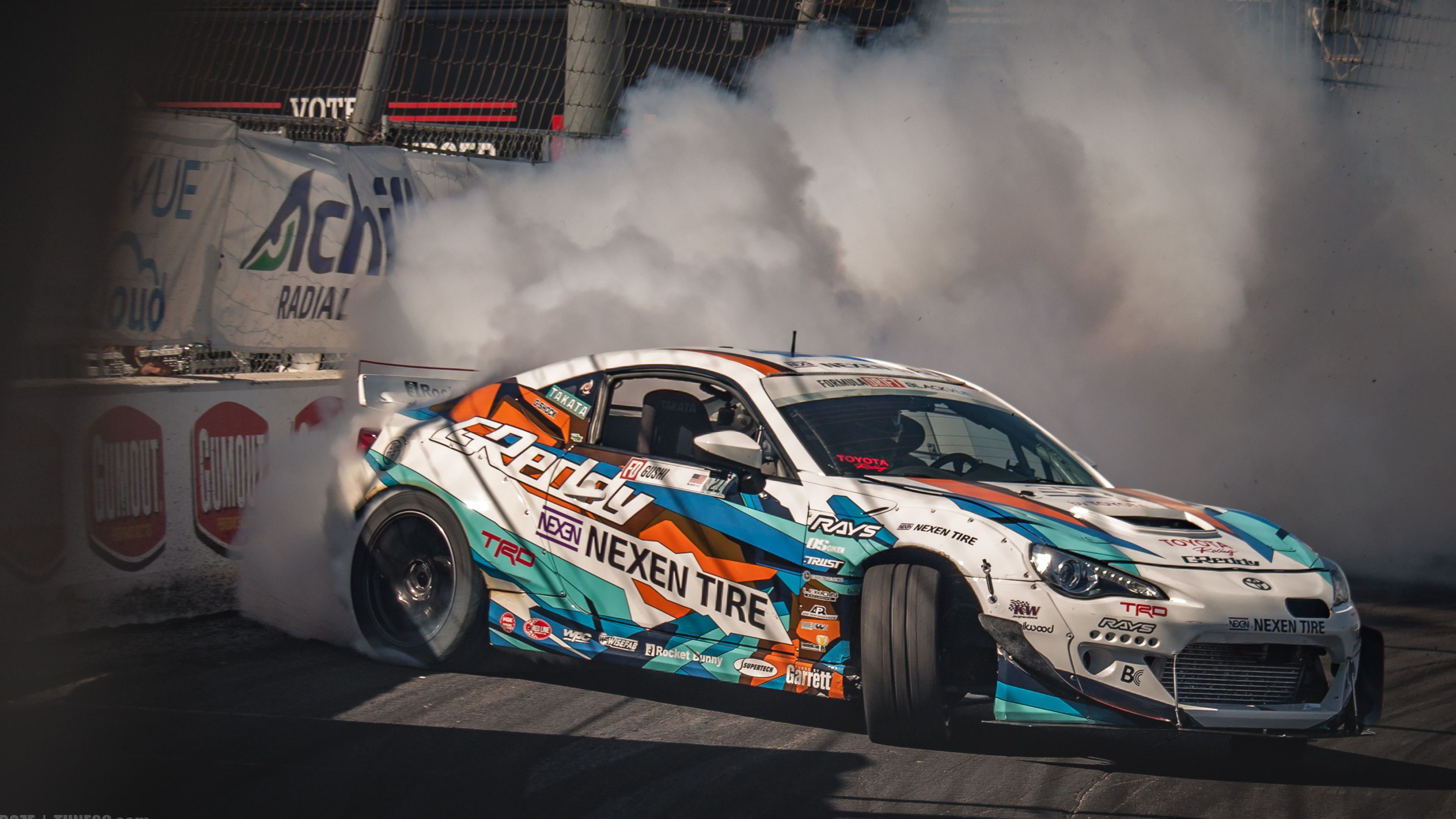 3840x2160 Drifting Wallpaper