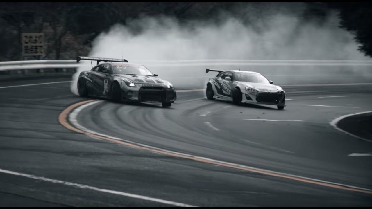 1280x720 Drift Nissan GT R & Toyota GT86