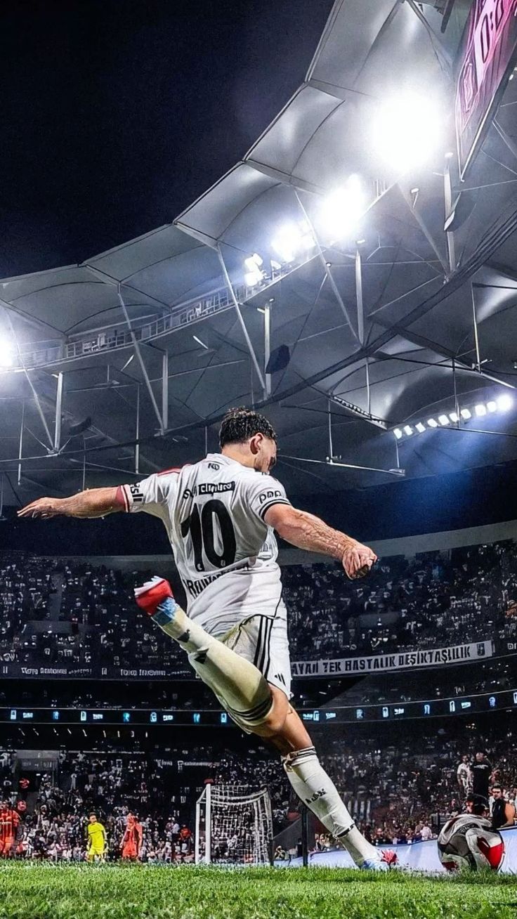 736x1308 Orkun Kökçü Beşiktaş Wallpaper Duvar Kağıdı