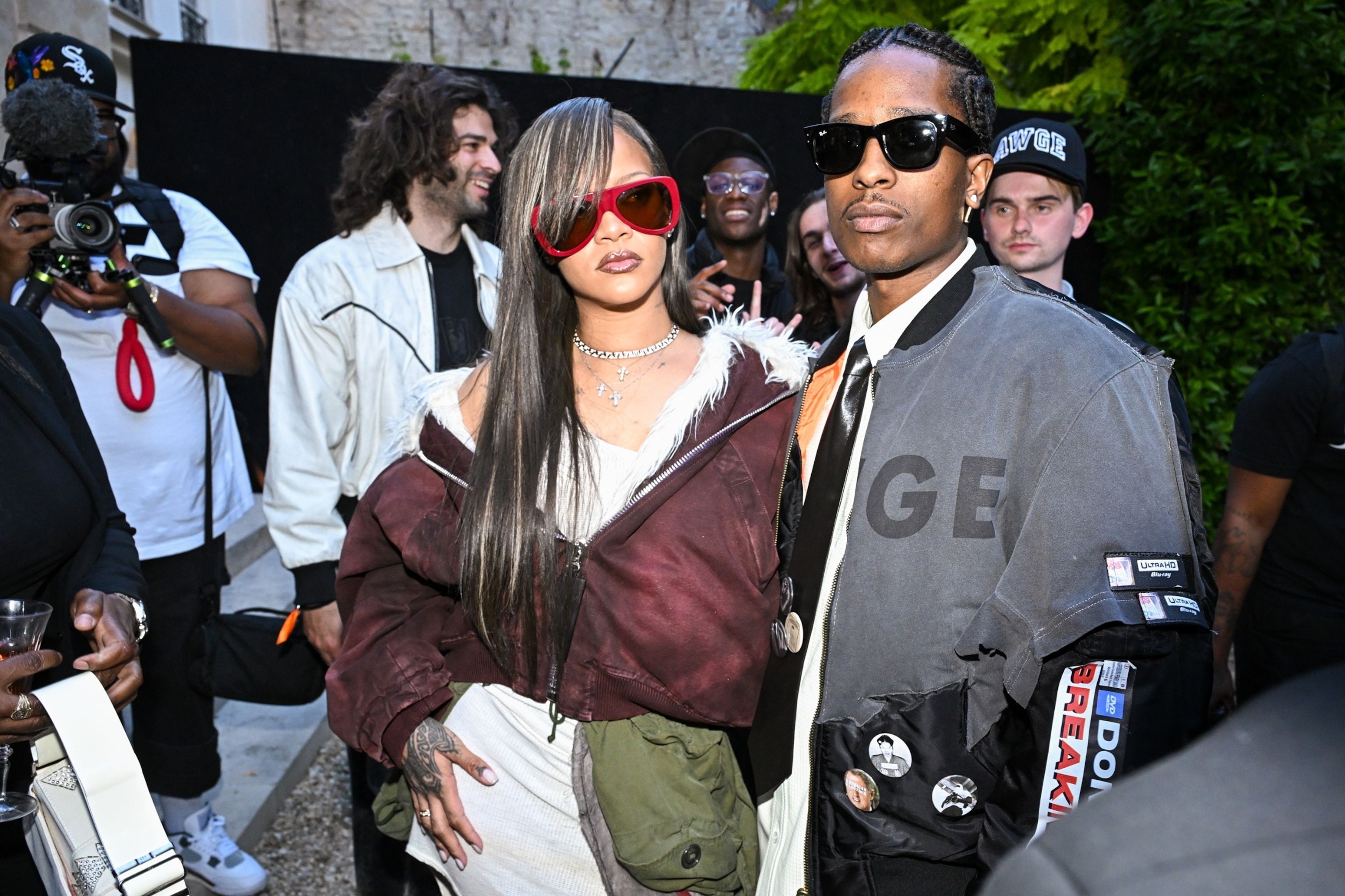 3072x2048 Rihanna supports A$AP Rocky at Paris Fashion Week show
