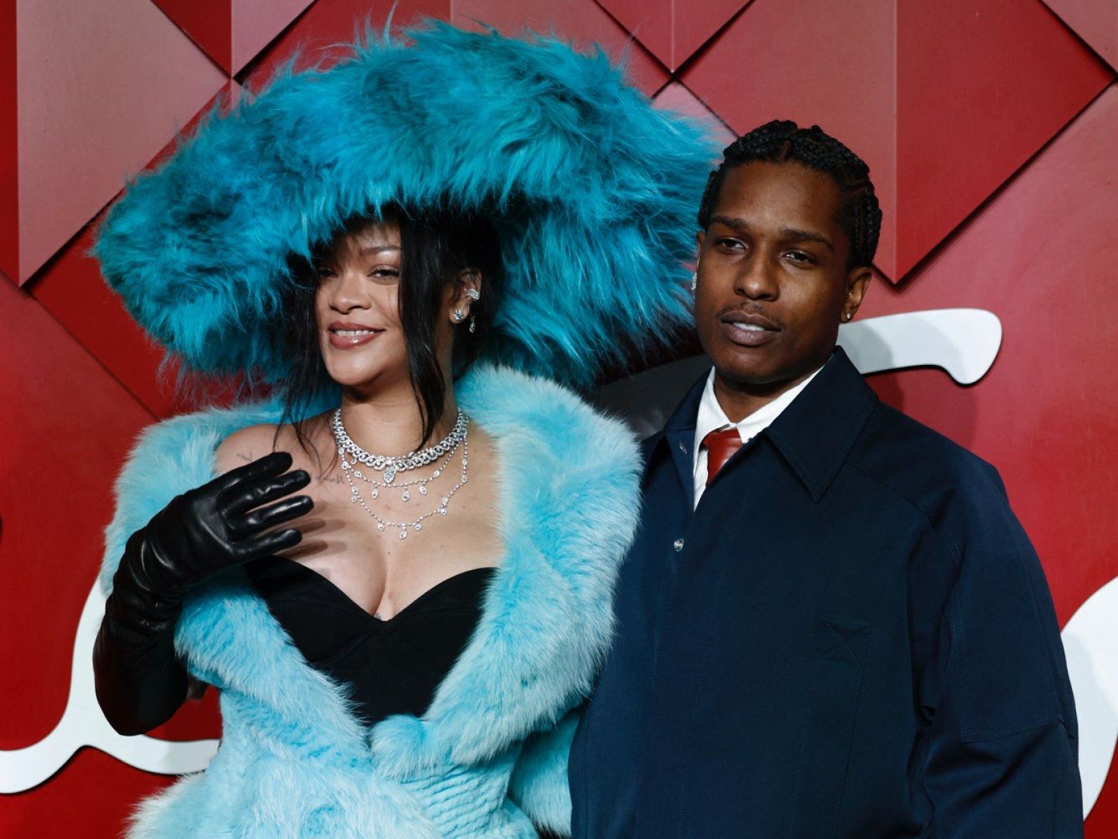 1600x1200 Rihanna Makes Rare Appearance With A$AP Rocky After Retirement Talk