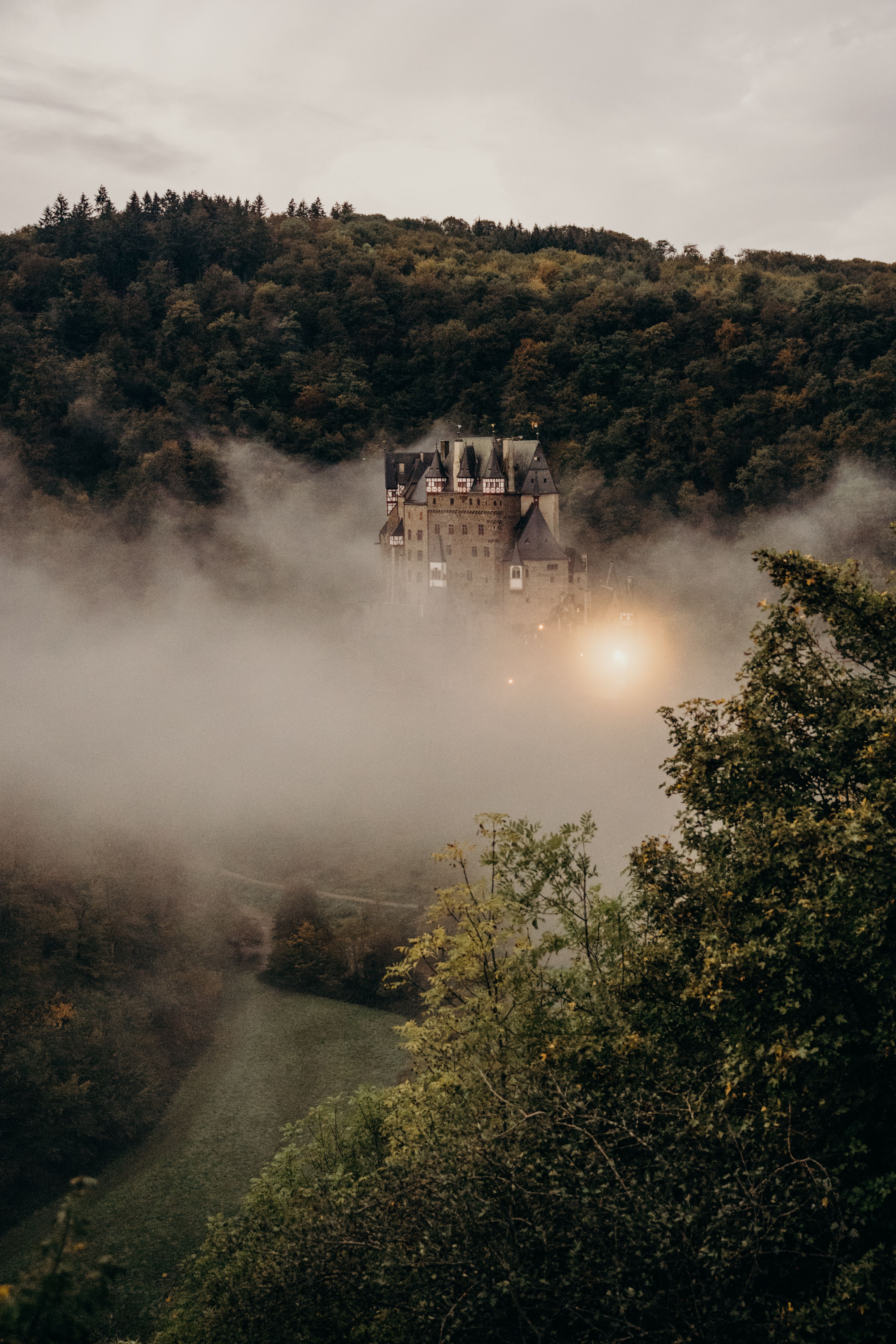 3316x4974 Castle In Fog Photo, Download The BEST Free Castle In Fog & HD Image